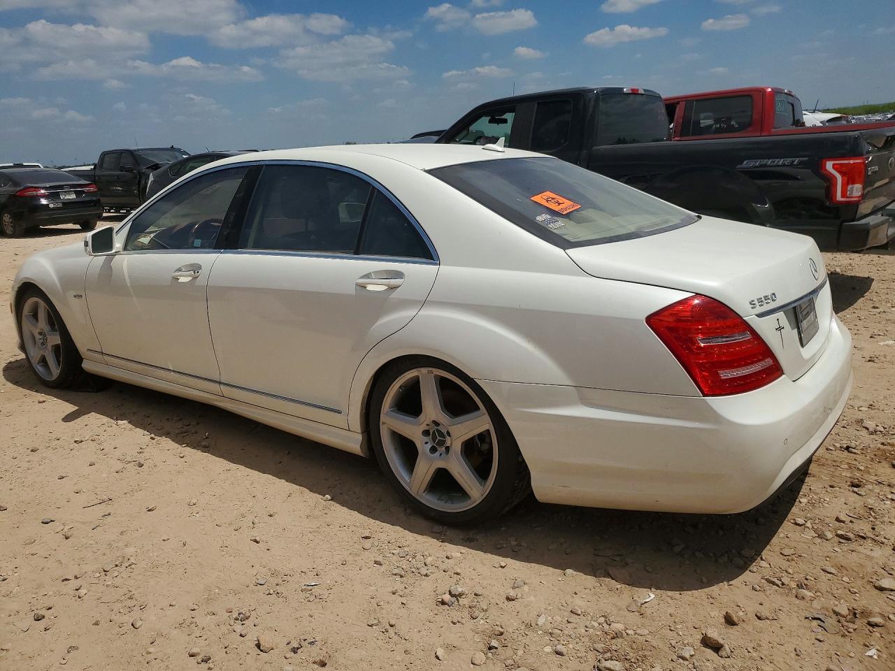2012 Mercedes-benz S 550 White vin: WDDNG7DB8CA422589