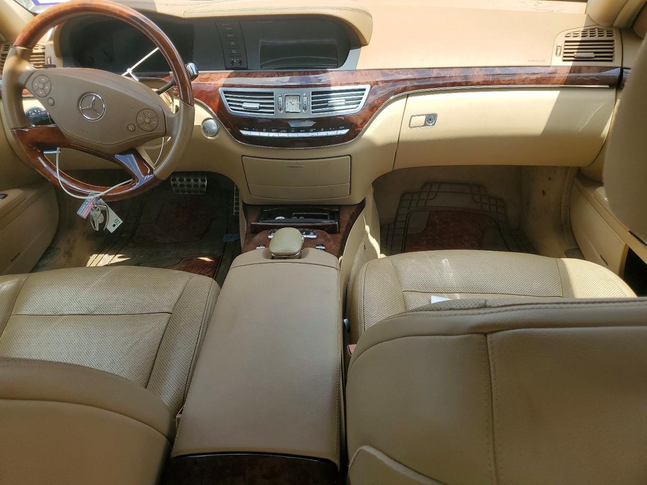 2012 Mercedes-benz S 550 White vin: WDDNG7DB8CA422589