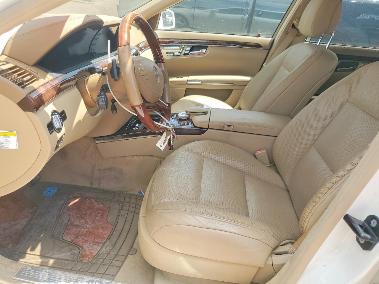 2012 Mercedes-benz S 550 White vin: WDDNG7DB8CA422589