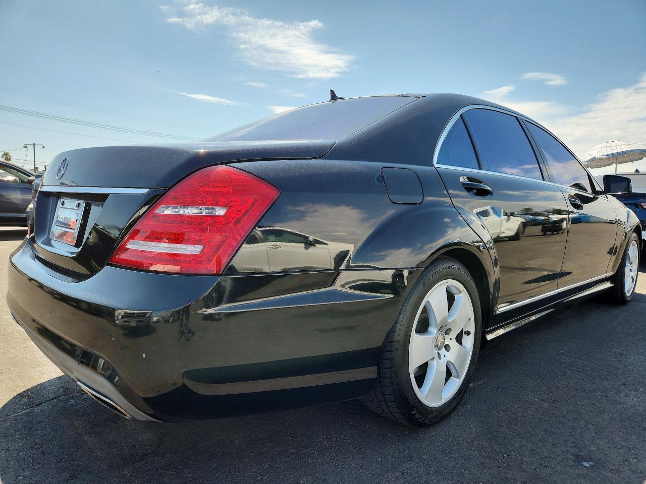 2013 Mercedes-benz S 550 Black vin: WDDNG7DB8DA497438