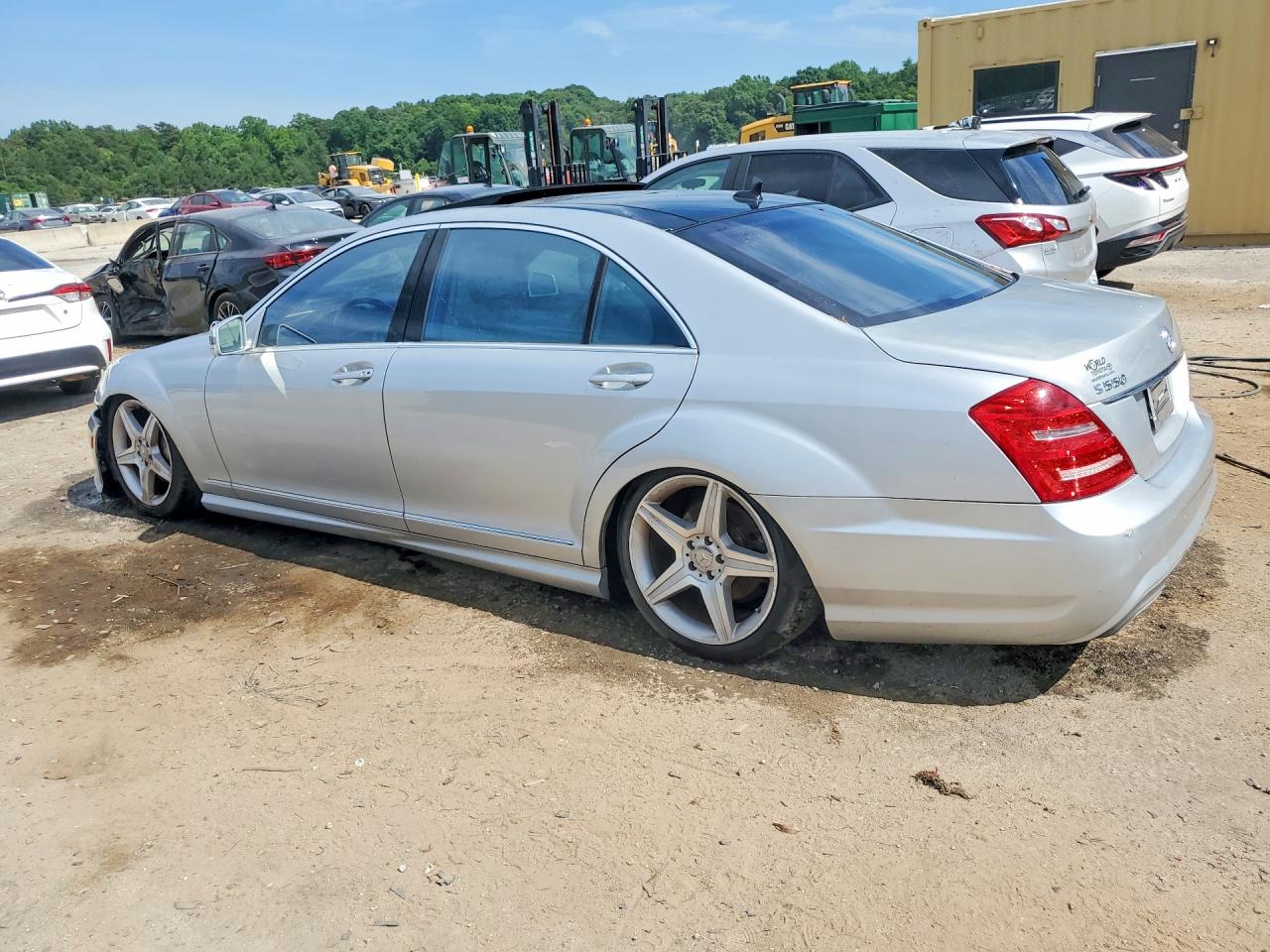 2013 Mercedes-benz S 550 Серебряный vin: WDDNG7DB8DA501262