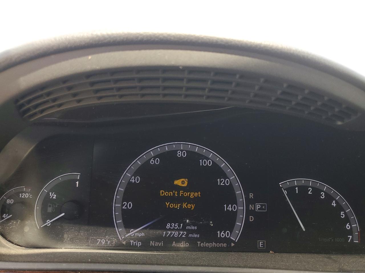 2013 Mercedes-benz S 550 Серебряный vin: WDDNG7DB8DA501262