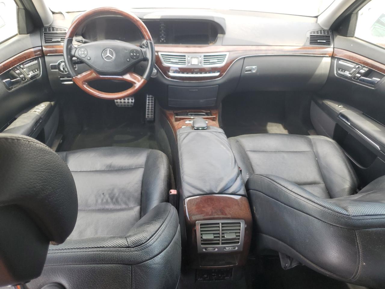 2013 Mercedes-benz S 550 Серебряный vin: WDDNG7DB8DA501262 Damage: Left Front Seat Cushion, Torn, 1/8 To 1/2 Inch