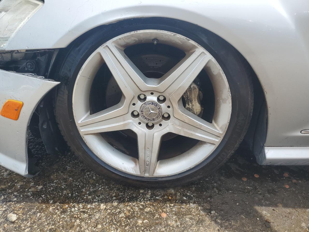 2013 Mercedes-benz S 550 Серебряный vin: WDDNG7DB8DA501262 Damage: Left Front Wheel, Curb Rash, > 12 Inches