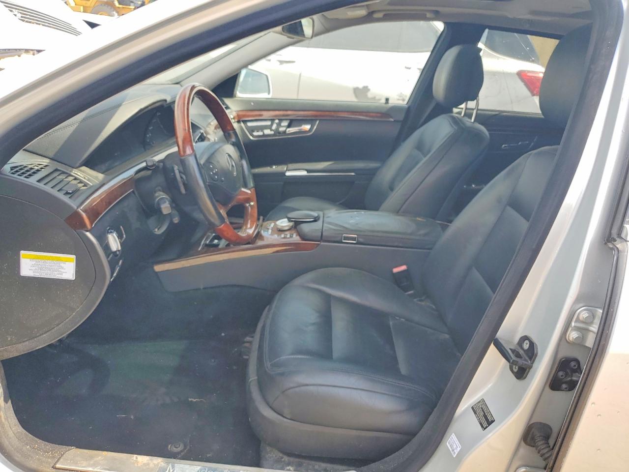 2013 Mercedes-benz S 550 Серебряный vin: WDDNG7DB8DA501262
