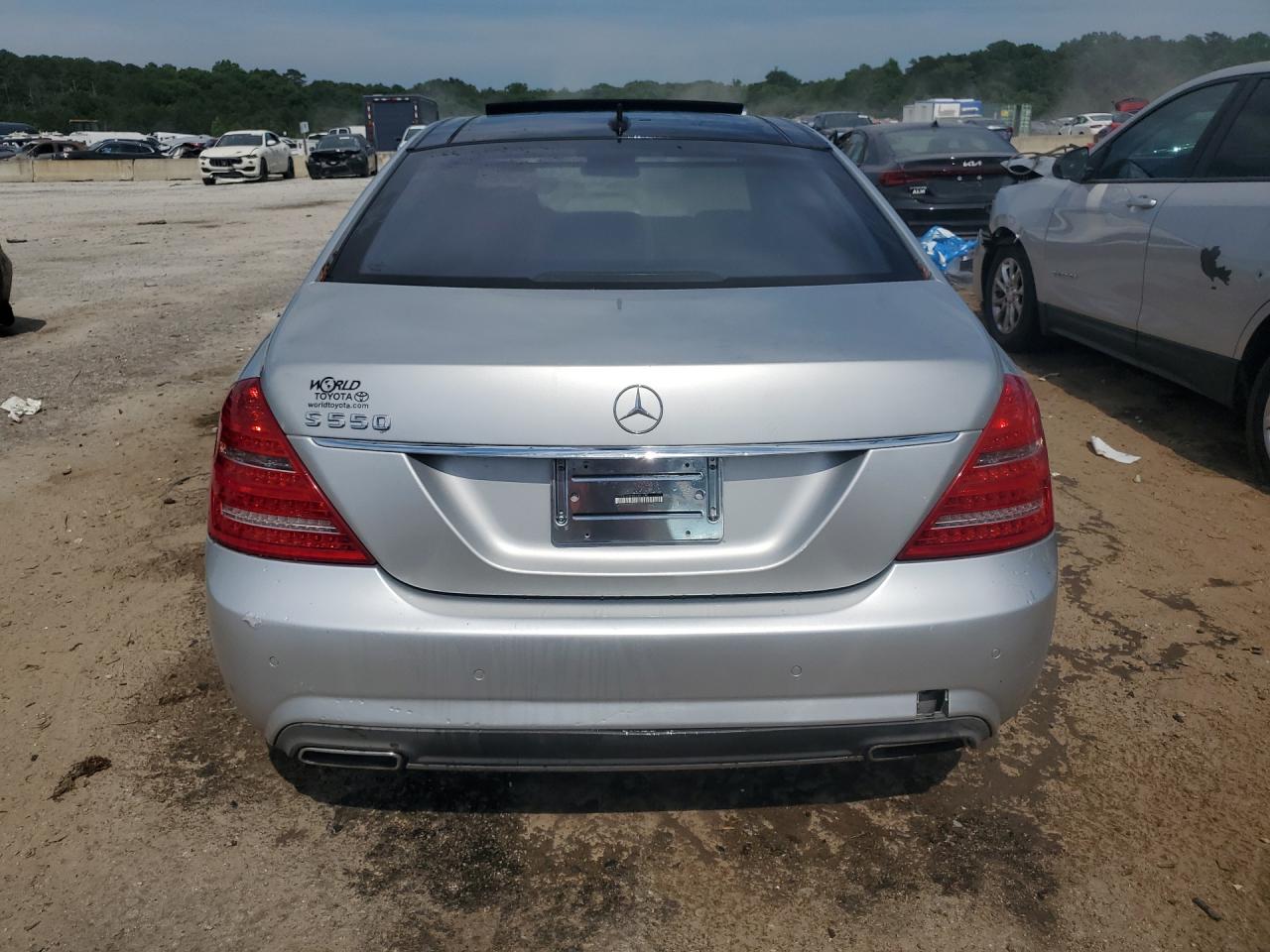 2013 Mercedes-benz S 550 Серебряный vin: WDDNG7DB8DA501262 Damage: Rear Bumper, Peeling, 1 To 2 Inches