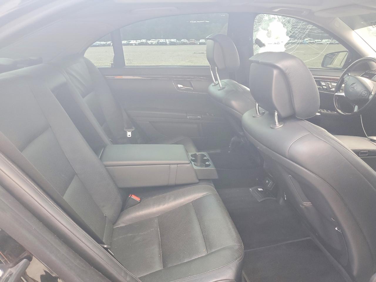 2013 Mercedes-benz S 550 Two Tone vin: WDDNG7DB8DA508776