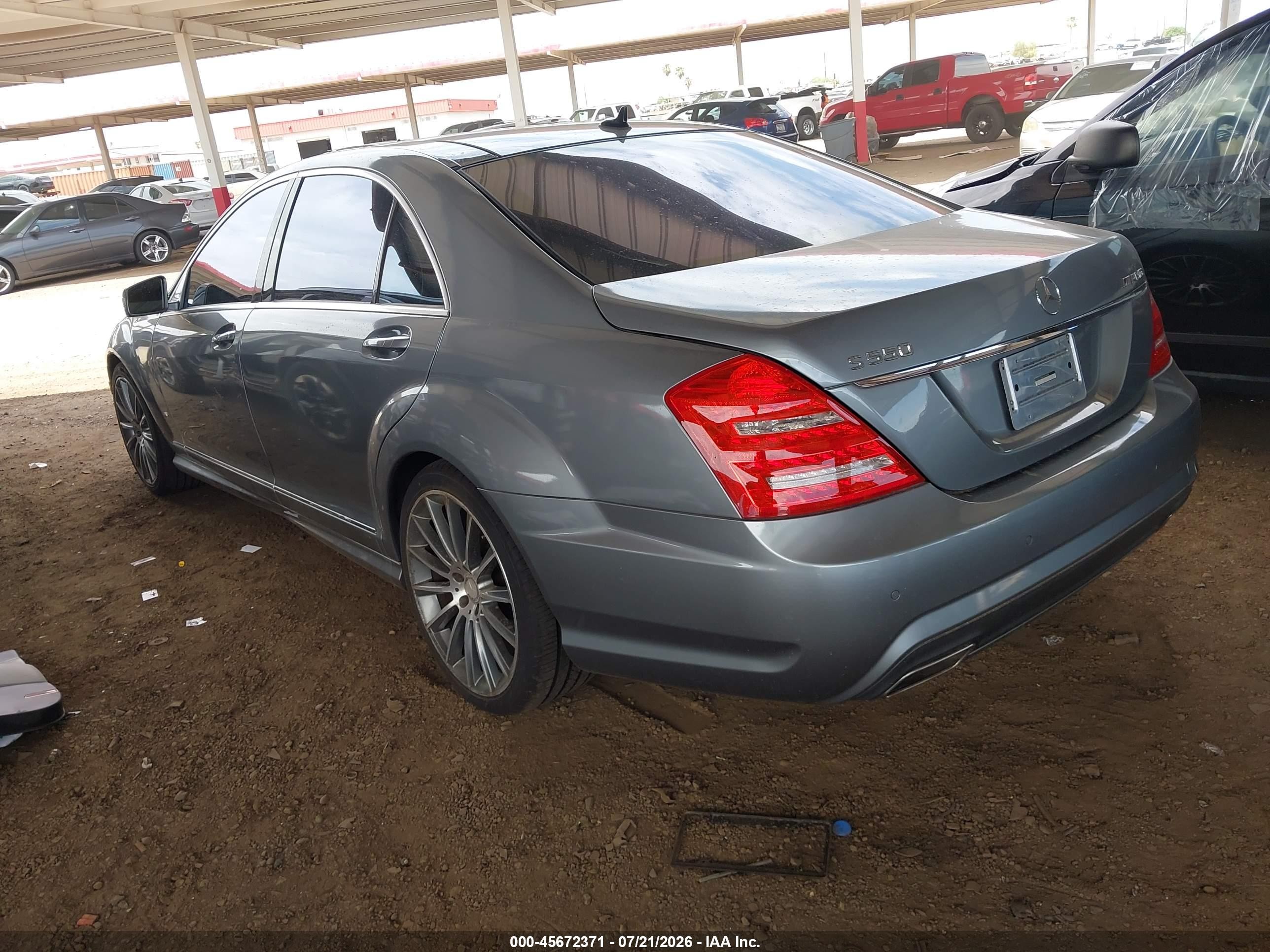 2013 Mercedes-benz S 550   Silver vin: WDDNG7DB8DA524458