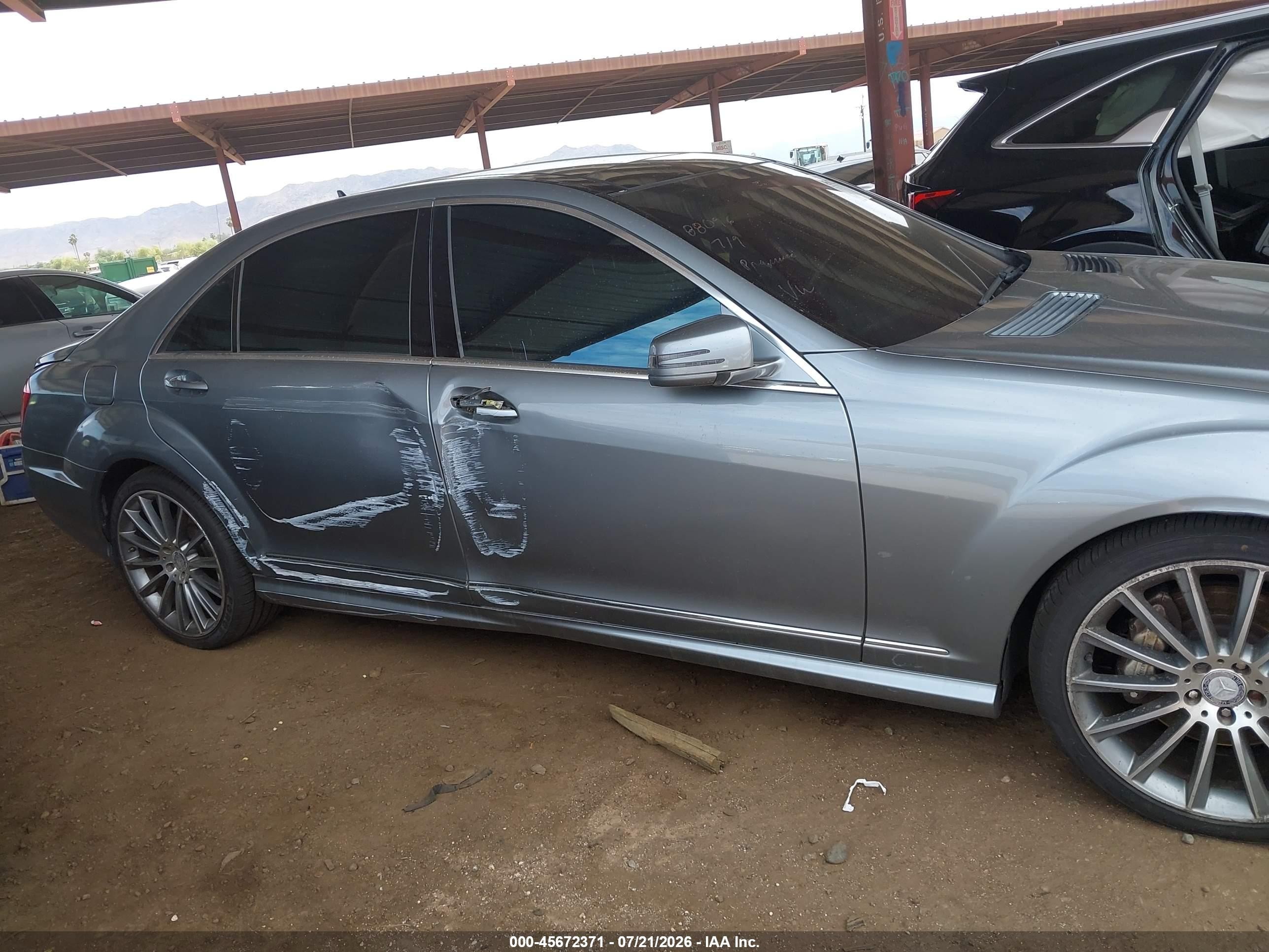 2013 Mercedes-benz S 550   Silver vin: WDDNG7DB8DA524458
