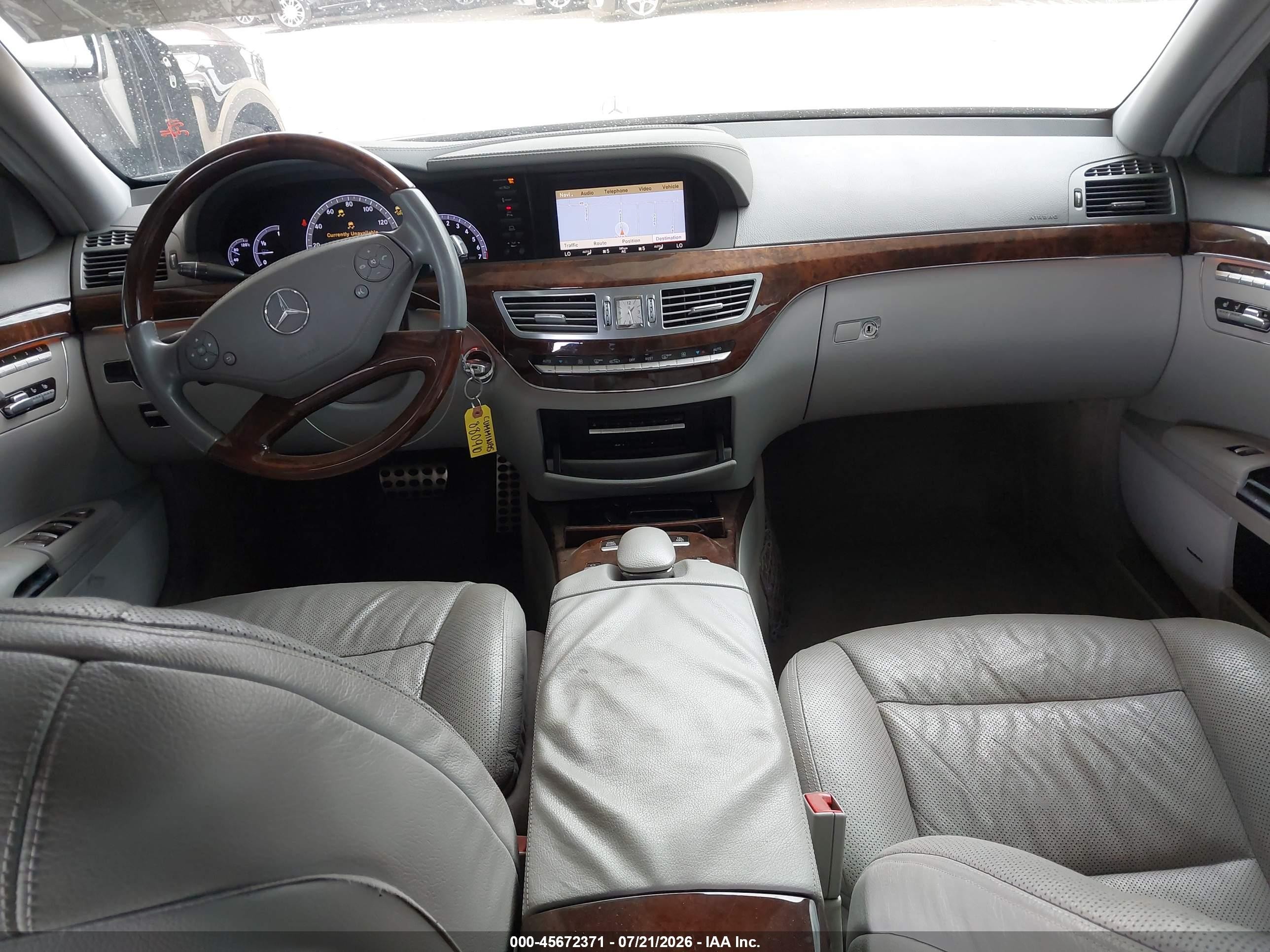 2013 Mercedes-benz S 550   Silver vin: WDDNG7DB8DA524458