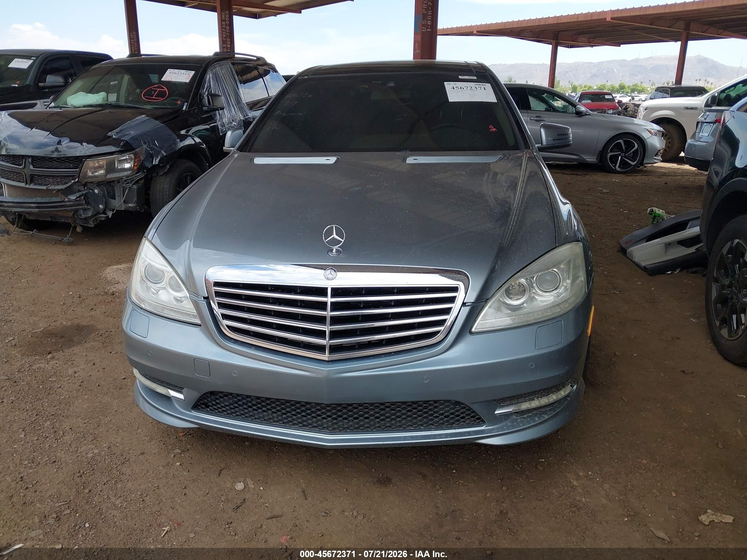 2013 Mercedes-benz S 550   Silver vin: WDDNG7DB8DA524458