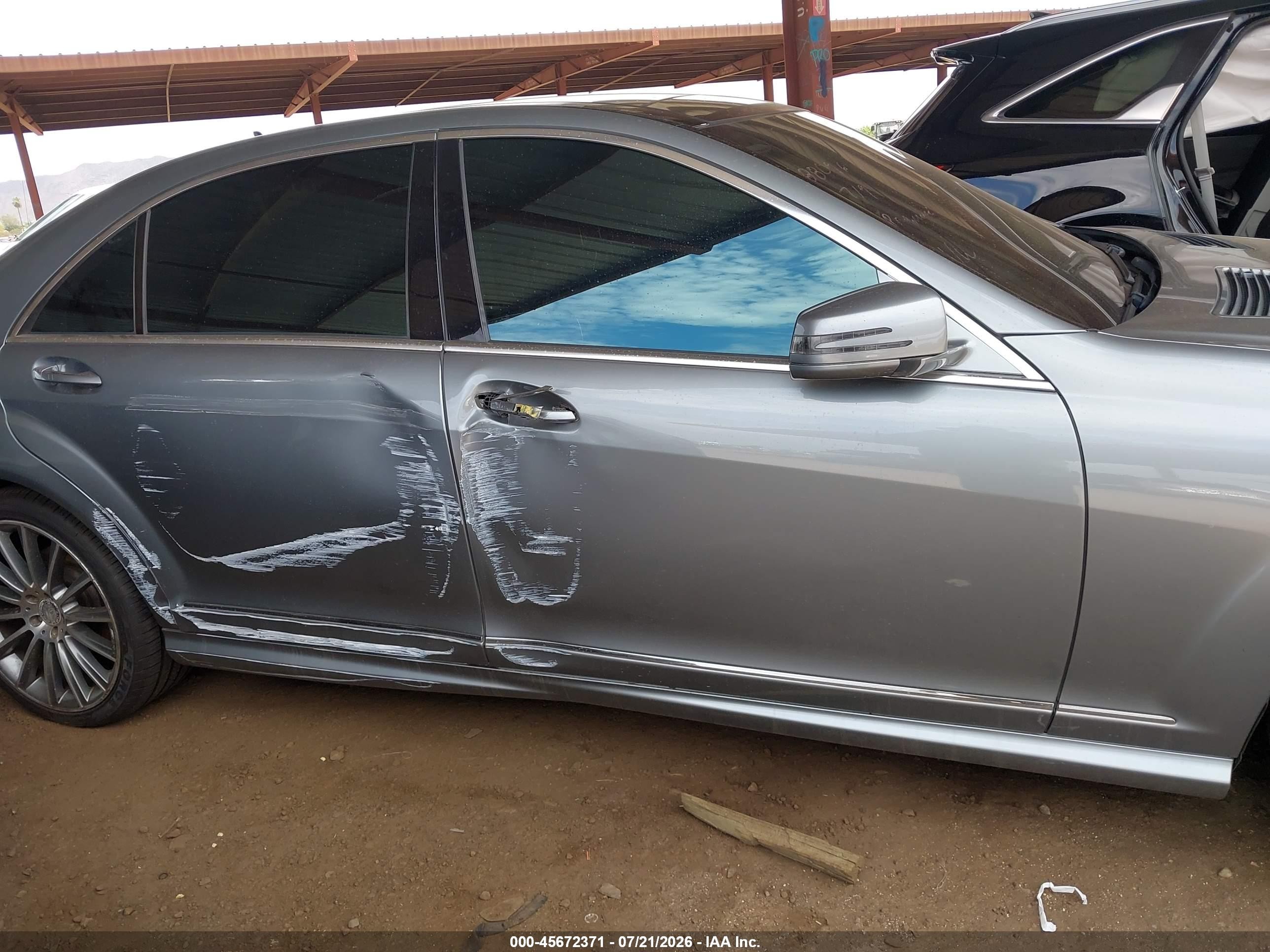 2013 Mercedes-benz S 550   Silver vin: WDDNG7DB8DA524458