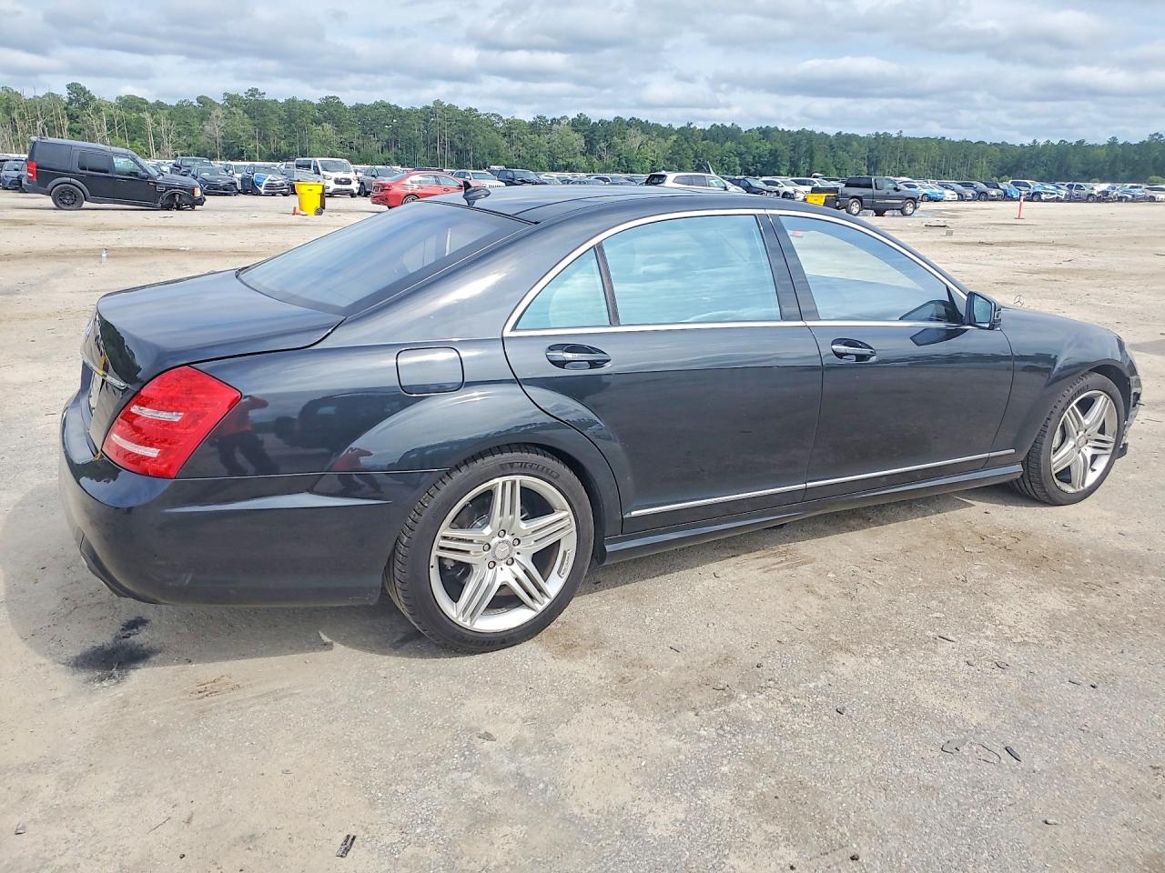 2013 Mercedes-benz S 550 Black vin: WDDNG7DB8DA527781