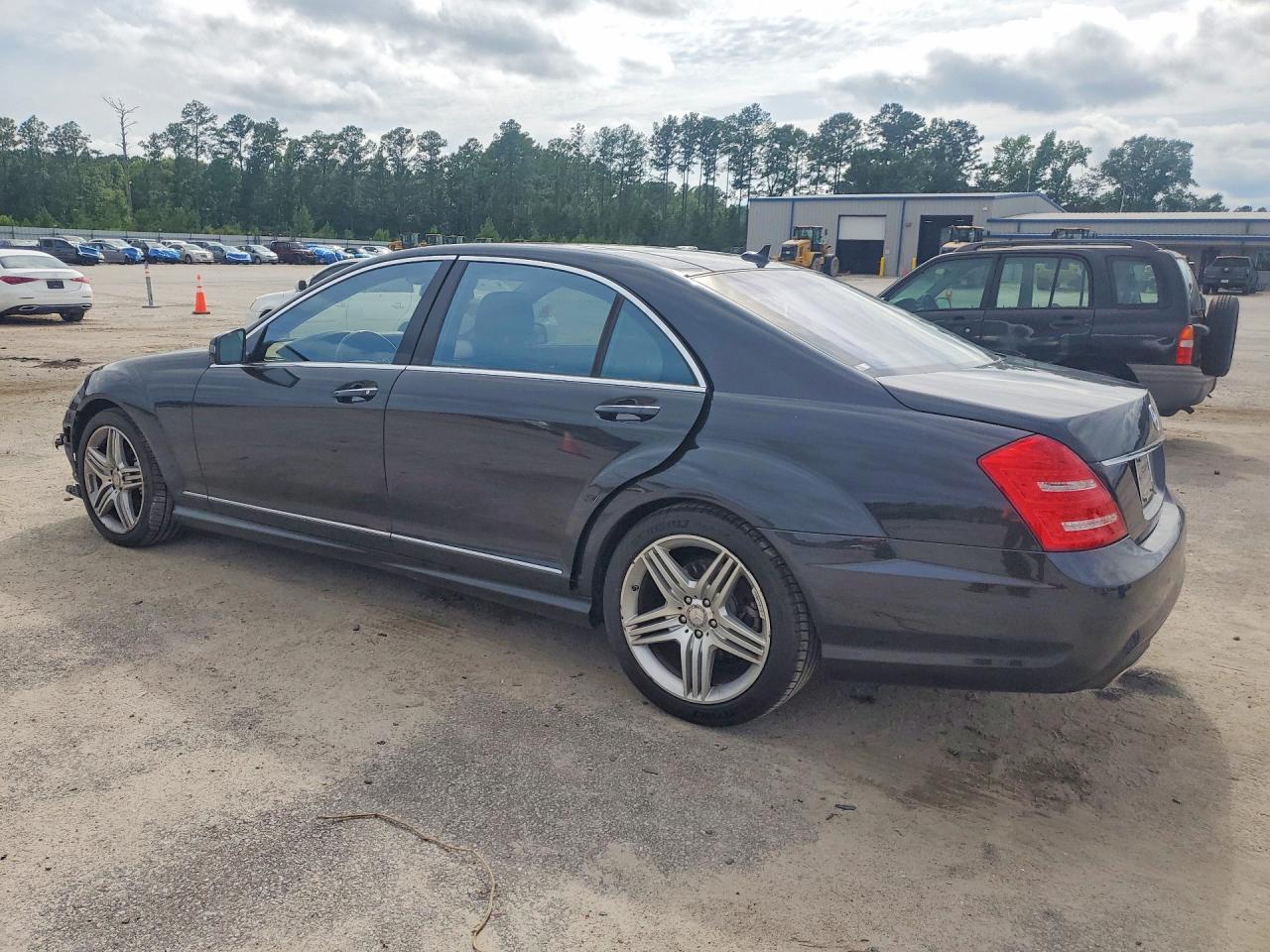 2013 Mercedes-benz S 550 Black vin: WDDNG7DB8DA527781