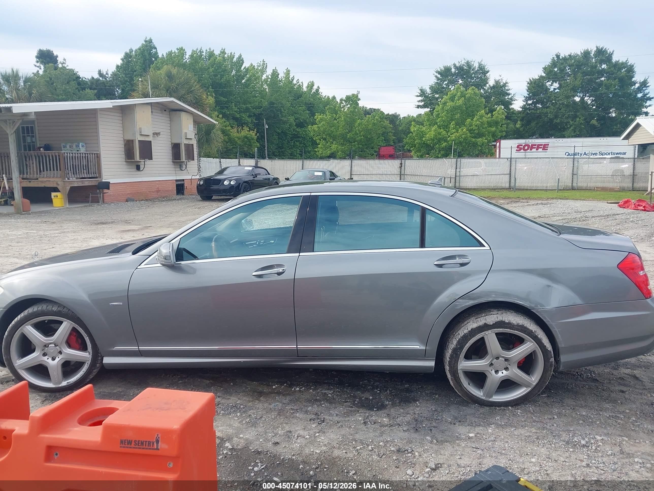 2012 Mercedes-benz S 550   Серебряный vin: WDDNG7DB9CA434430