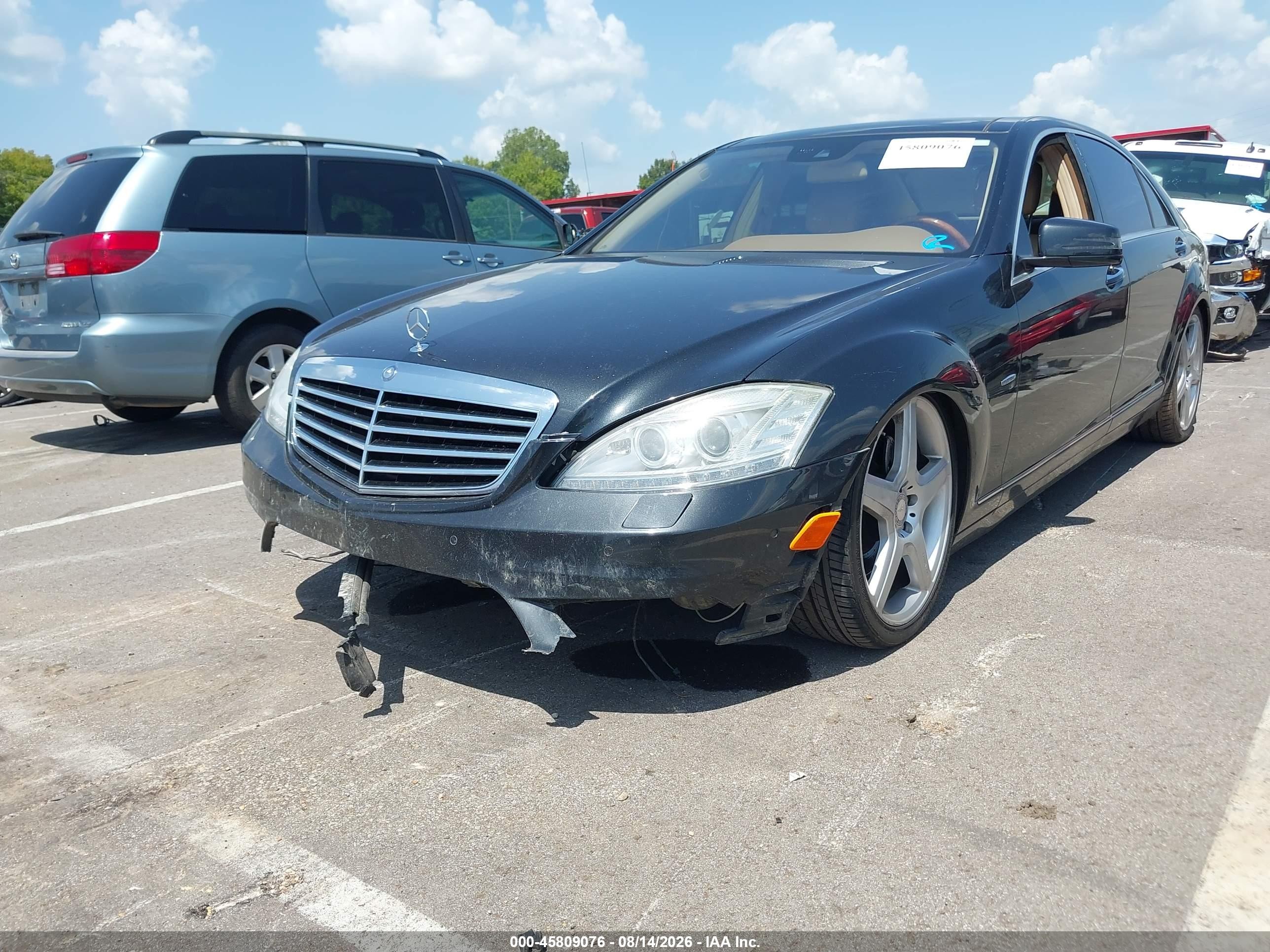 2012 Mercedes-benz S 550   Black vin: WDDNG7DBXCA420195