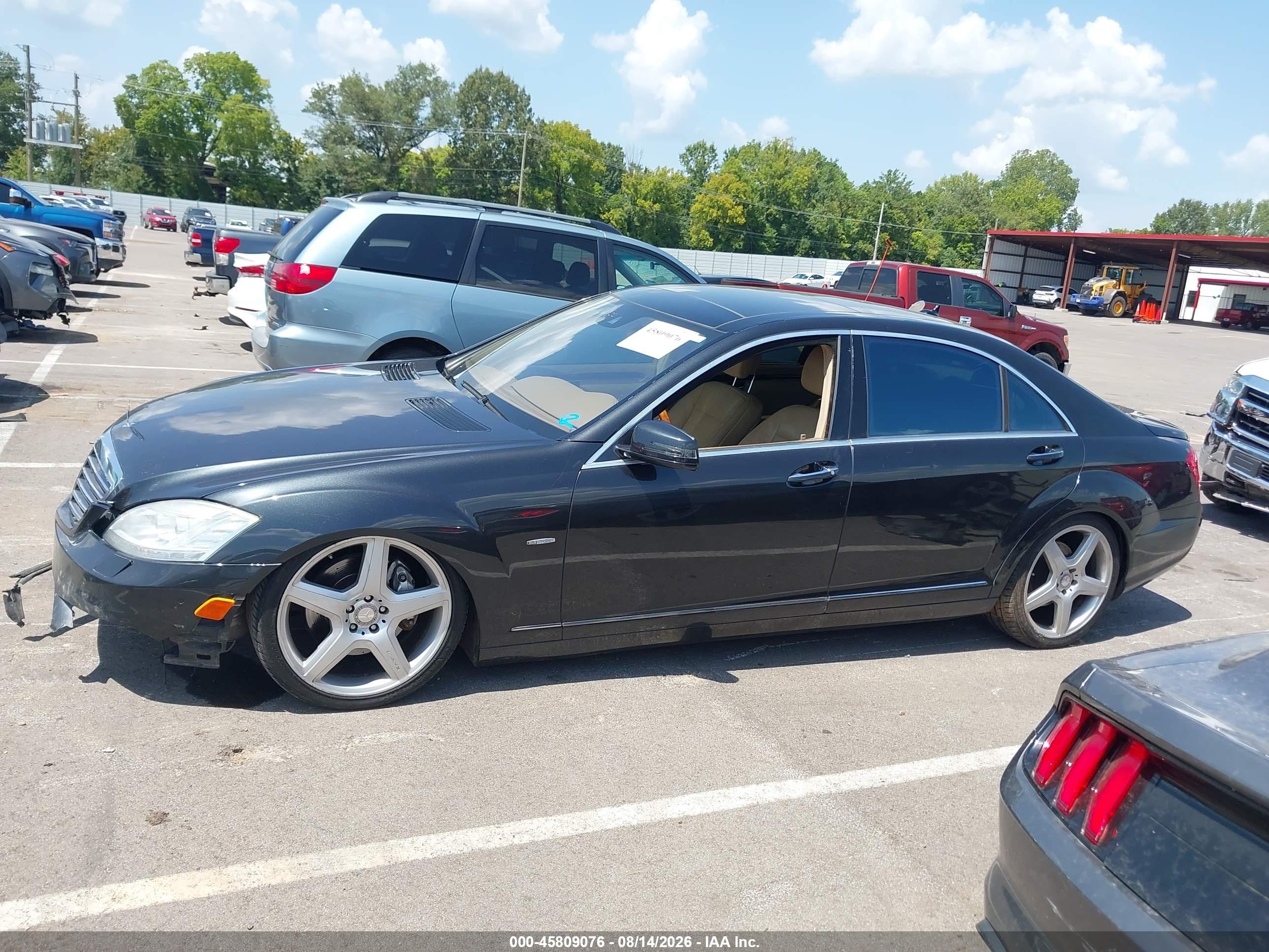 2012 Mercedes-benz S 550   Black vin: WDDNG7DBXCA420195