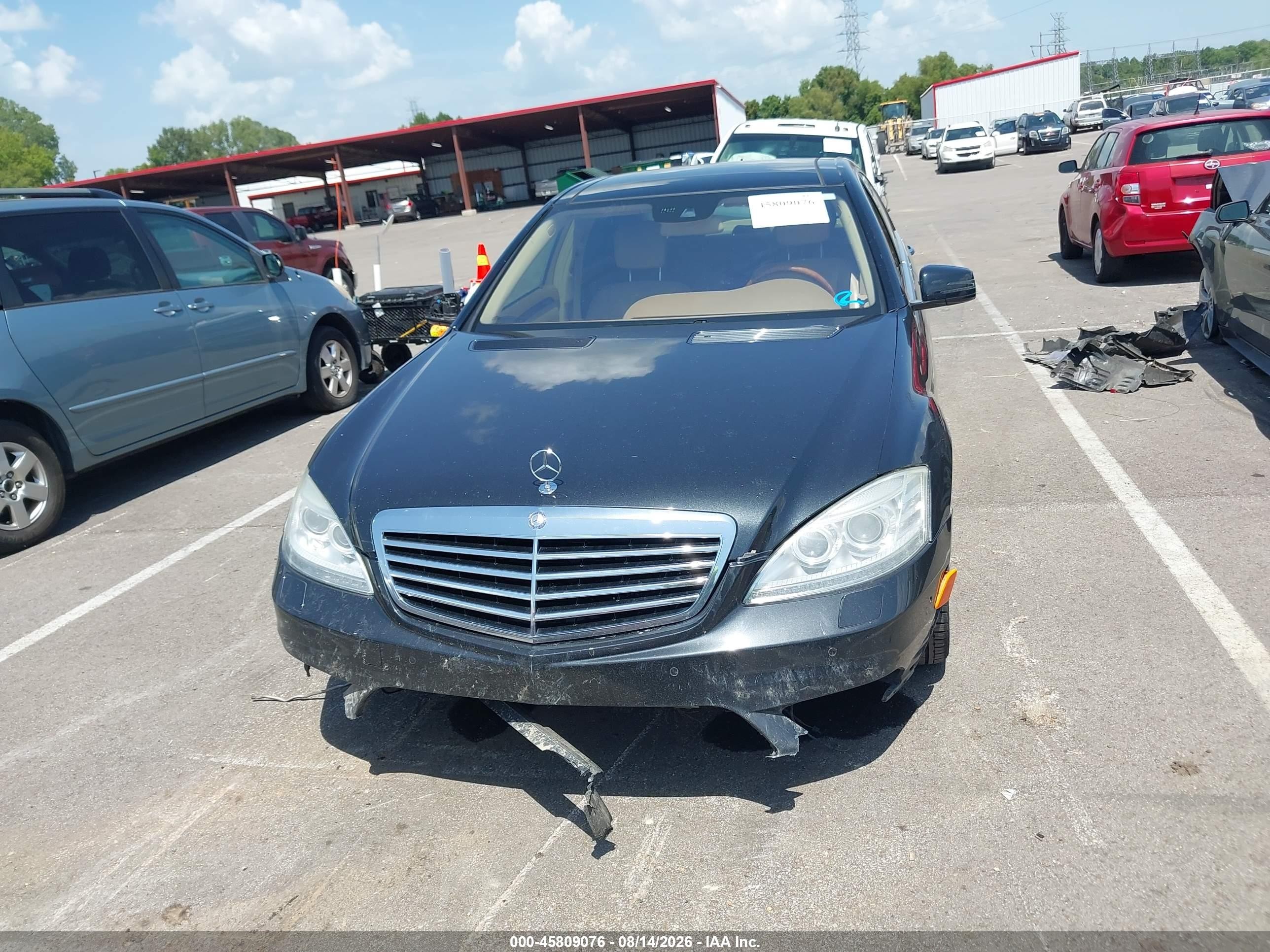 2012 Mercedes-benz S 550   Black vin: WDDNG7DBXCA420195