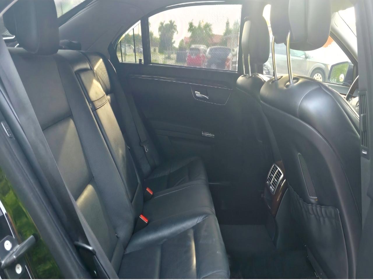 2013 Mercedes-benz S 550 Black vin: WDDNG7DBXDA505135