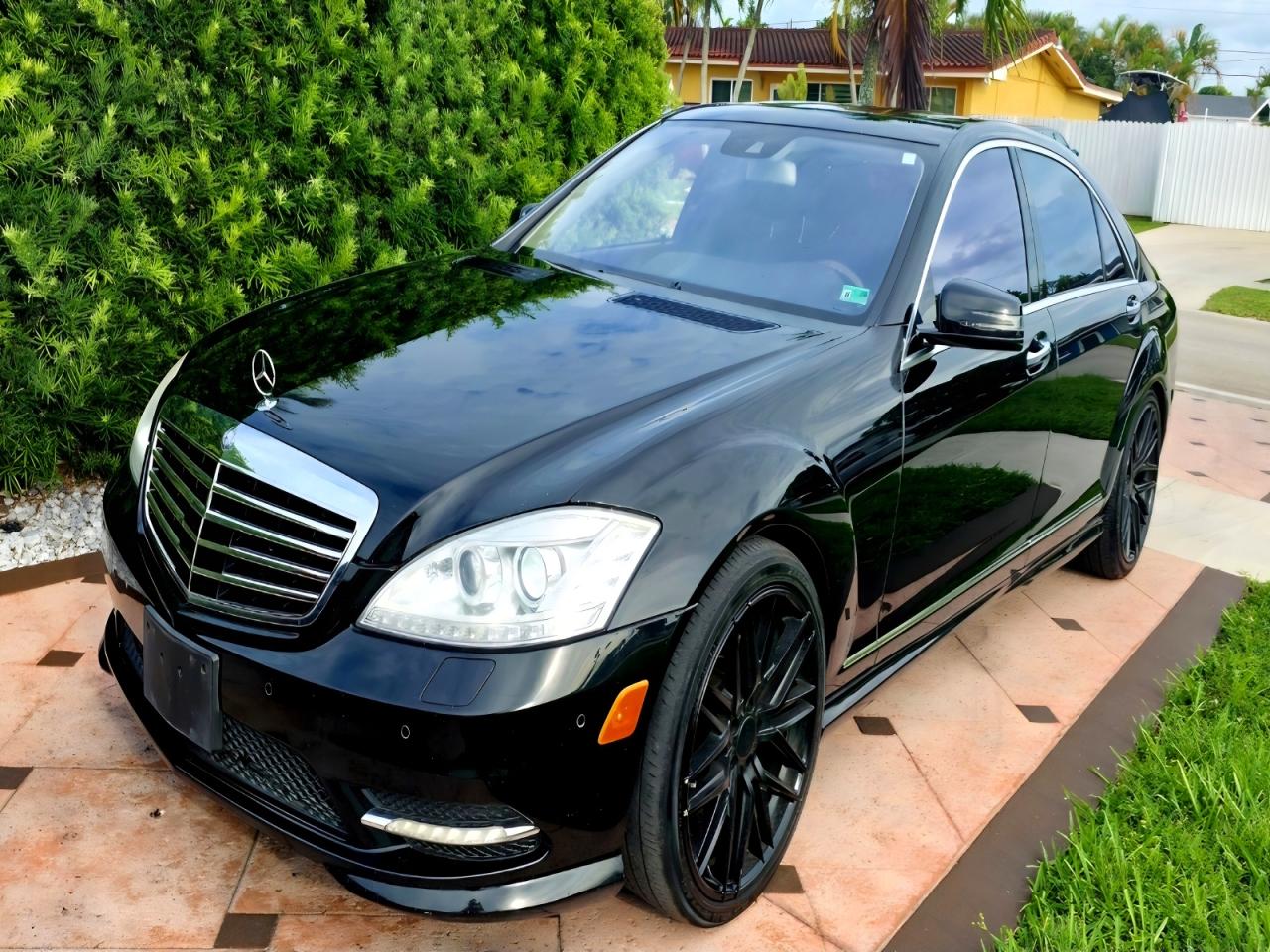 2013 Mercedes-benz S 550 Black vin: WDDNG7DBXDA505135