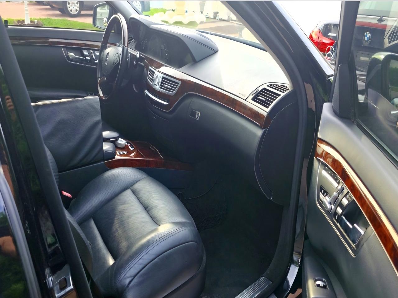 2013 Mercedes-benz S 550 Black vin: WDDNG7DBXDA505135