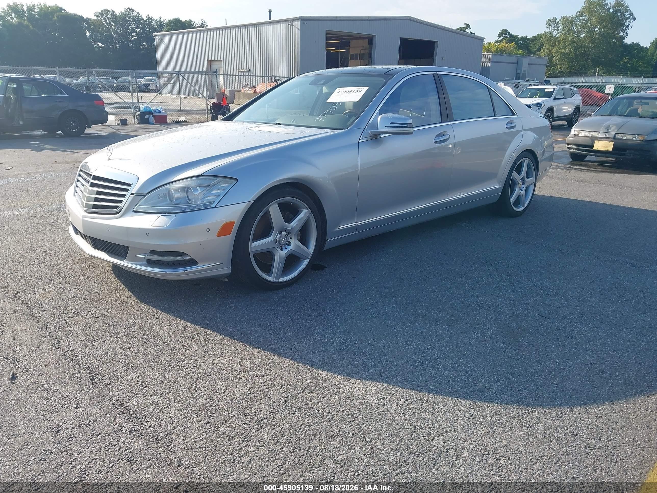 2013 Mercedes-benz S 550   Silver vin: WDDNG7DBXDA505507