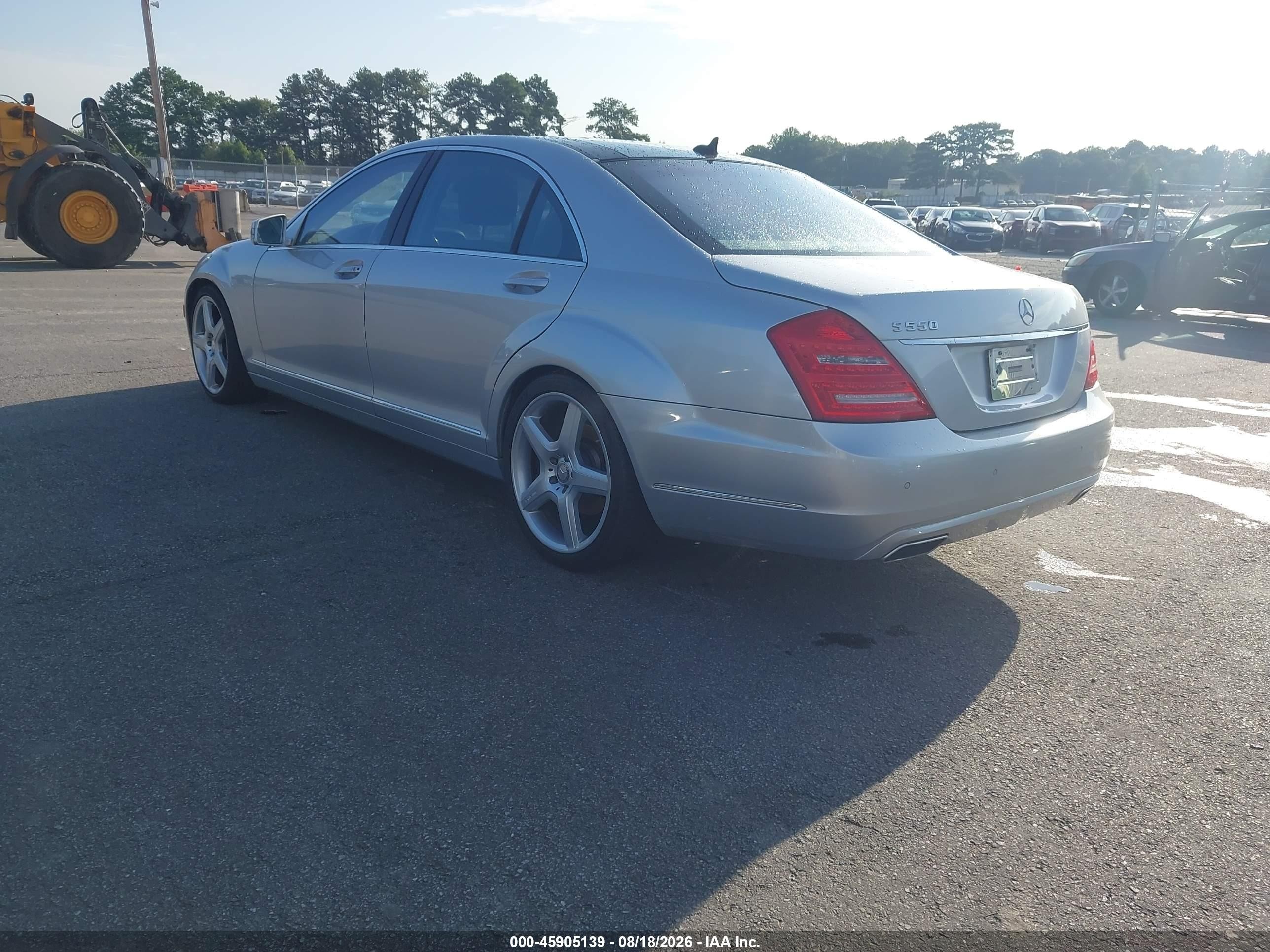 2013 Mercedes-benz S 550   Silver vin: WDDNG7DBXDA505507
