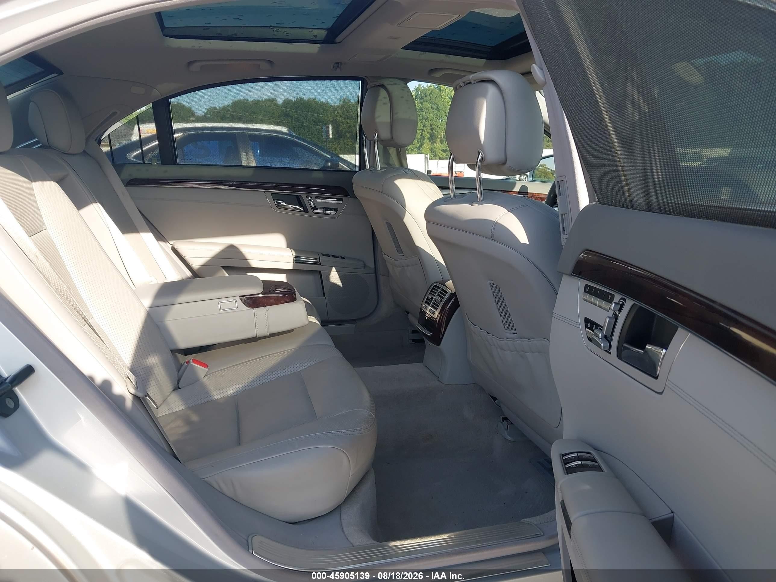 2013 Mercedes-benz S 550   Silver vin: WDDNG7DBXDA505507
