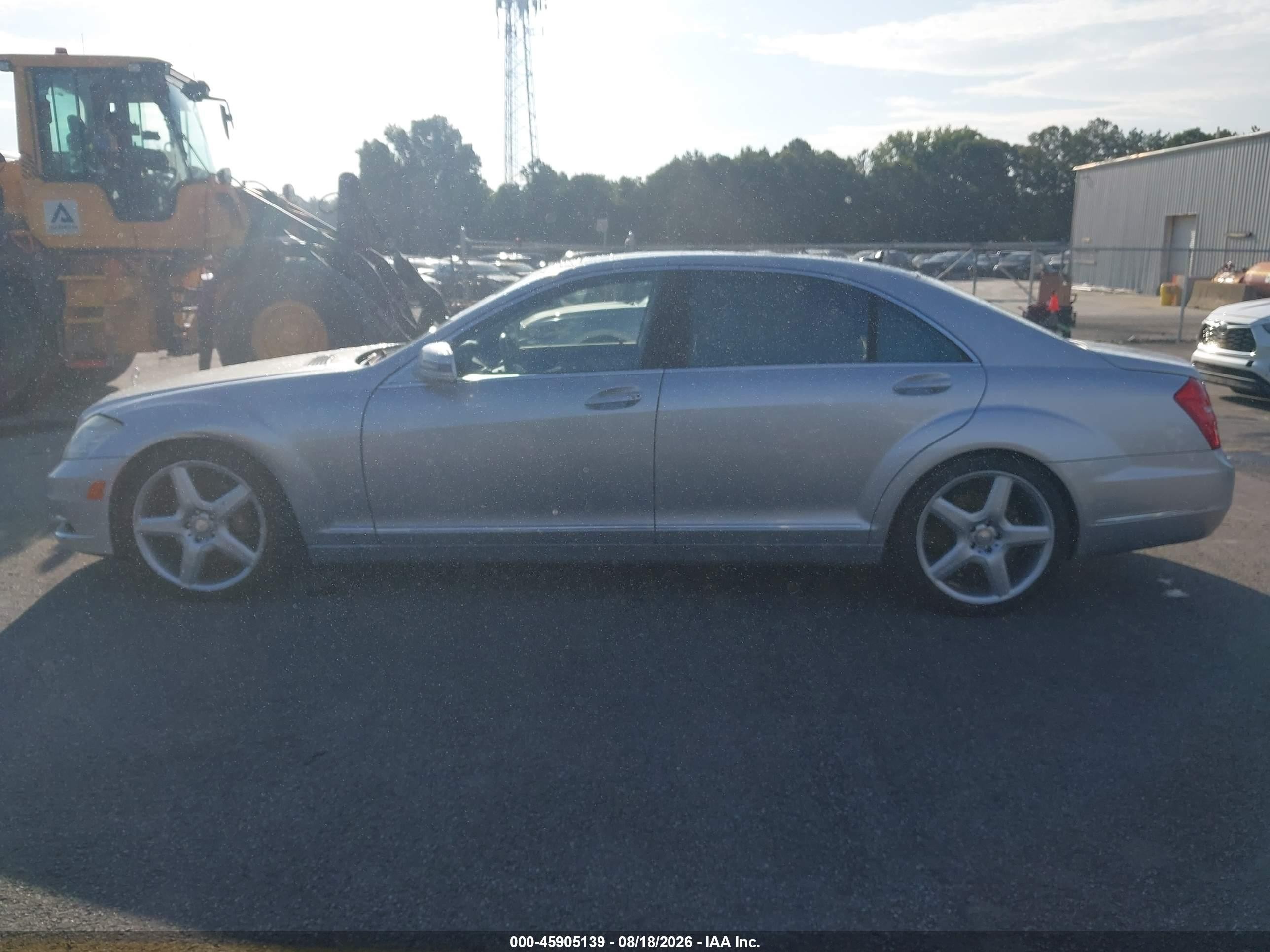 2013 Mercedes-benz S 550   Silver vin: WDDNG7DBXDA505507