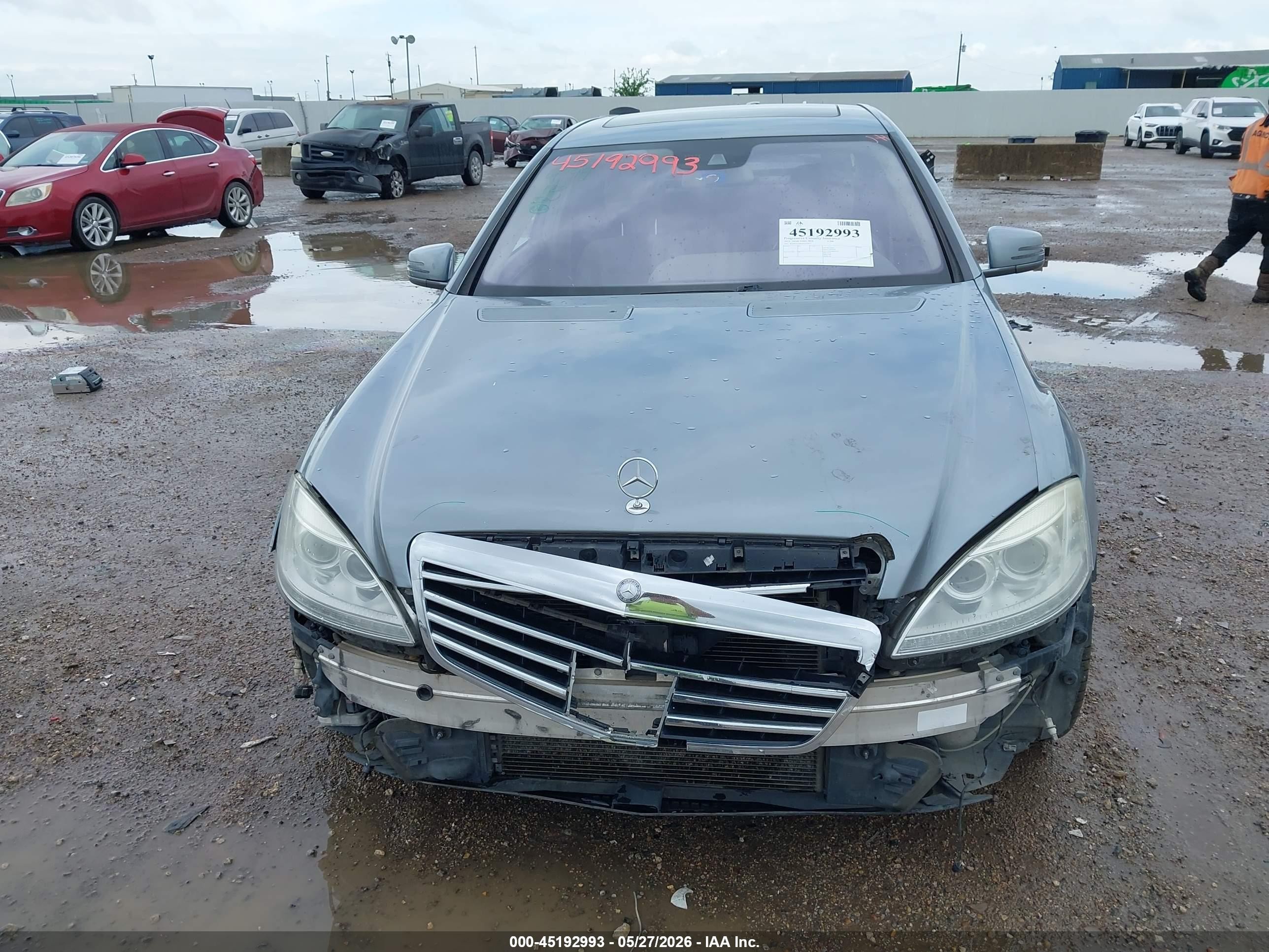 2013 Mercedes-benz S 550   Серый vin: WDDNG7DBXDA506673