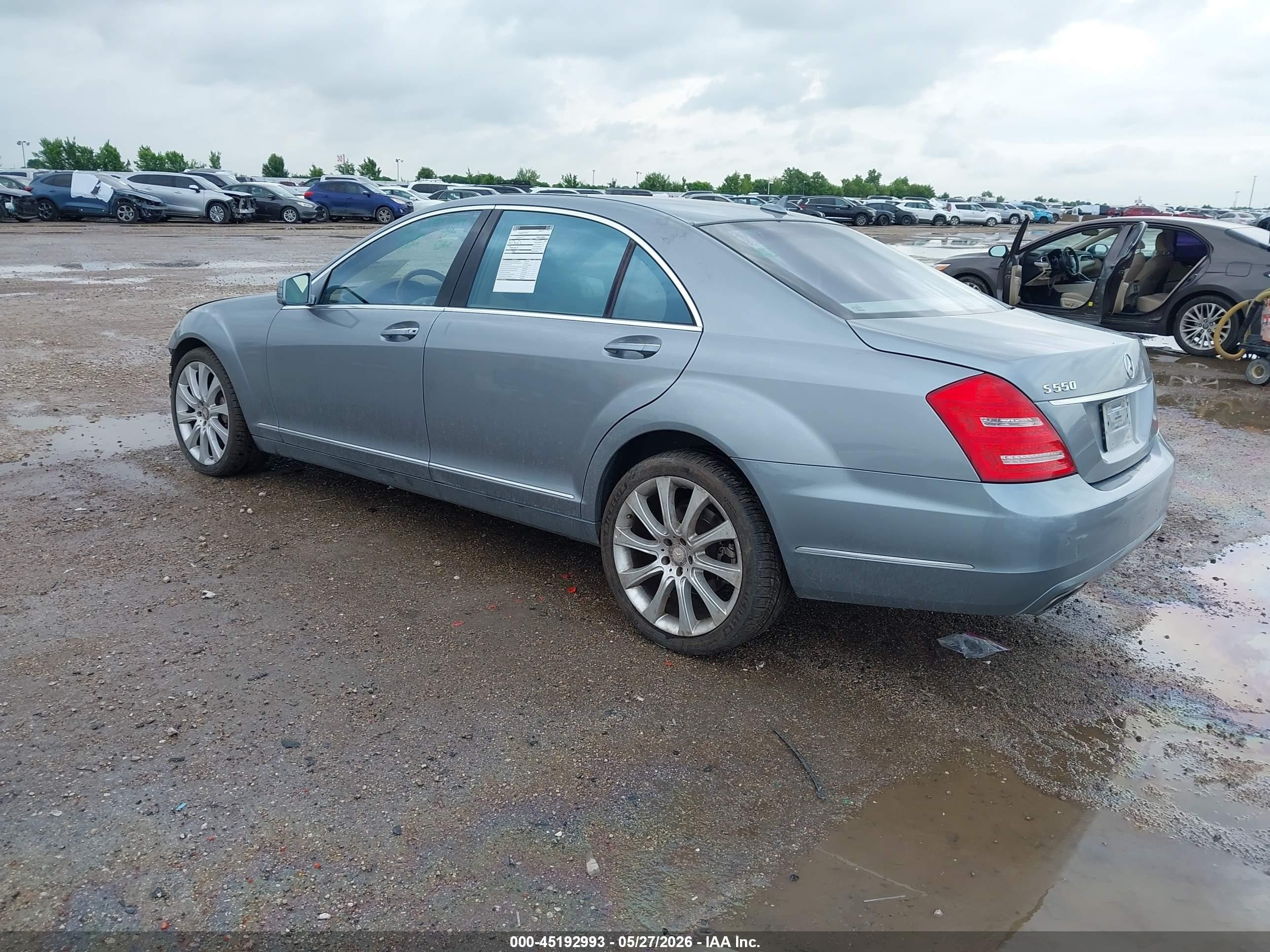 2013 Mercedes-benz S 550   Серый vin: WDDNG7DBXDA506673