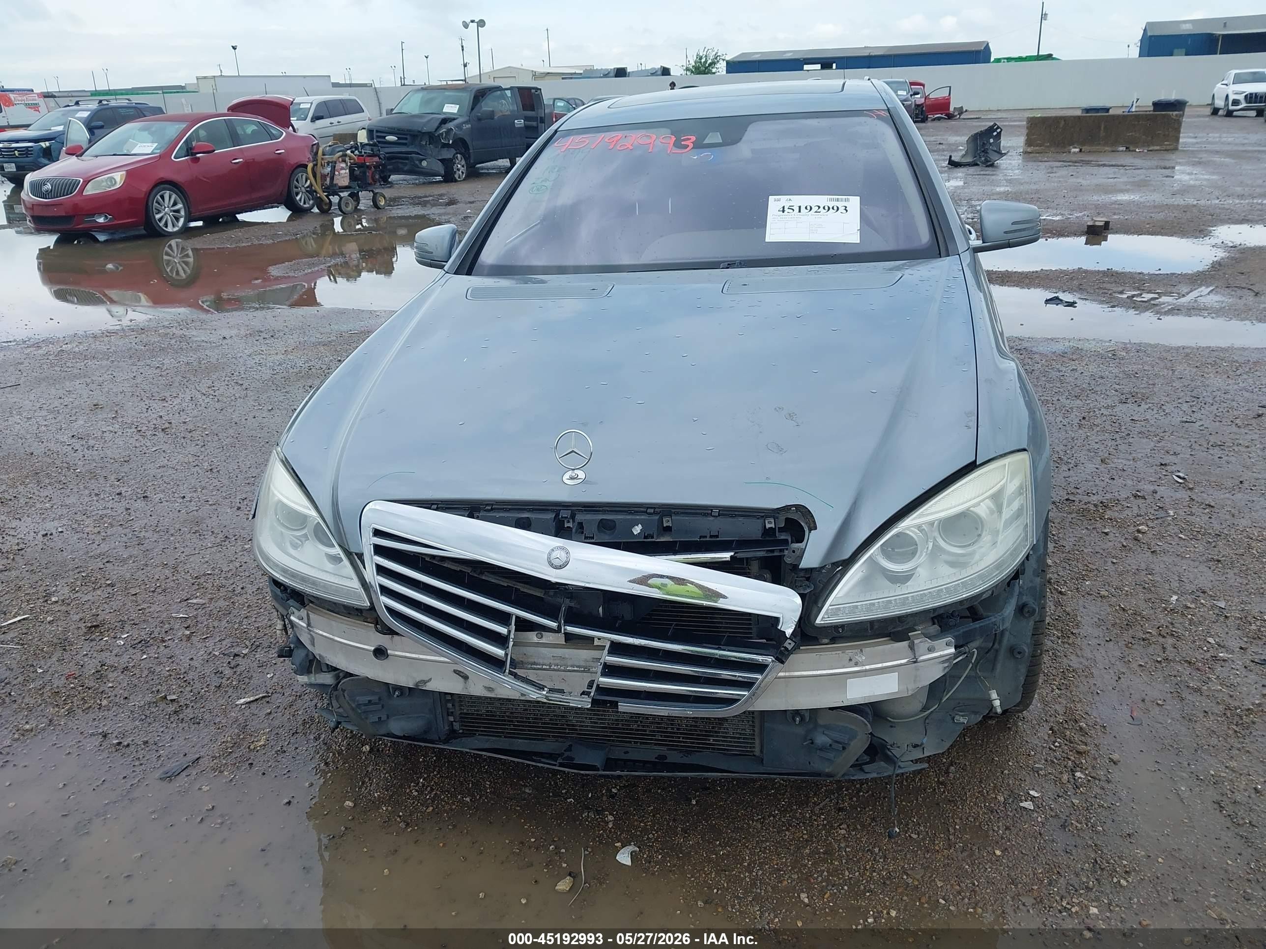 2013 Mercedes-benz S 550   Серый vin: WDDNG7DBXDA506673