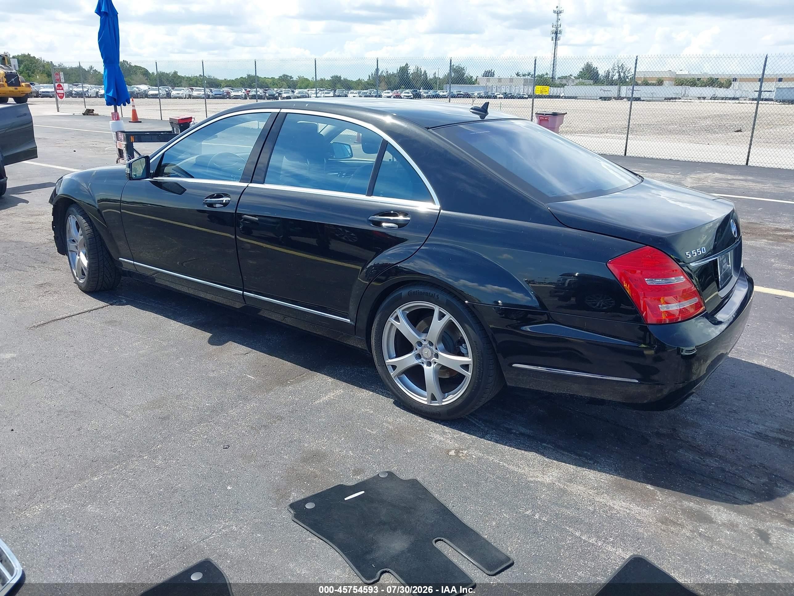 2013 Mercedes-benz S 550   Black vin: WDDNG7DBXDA526079