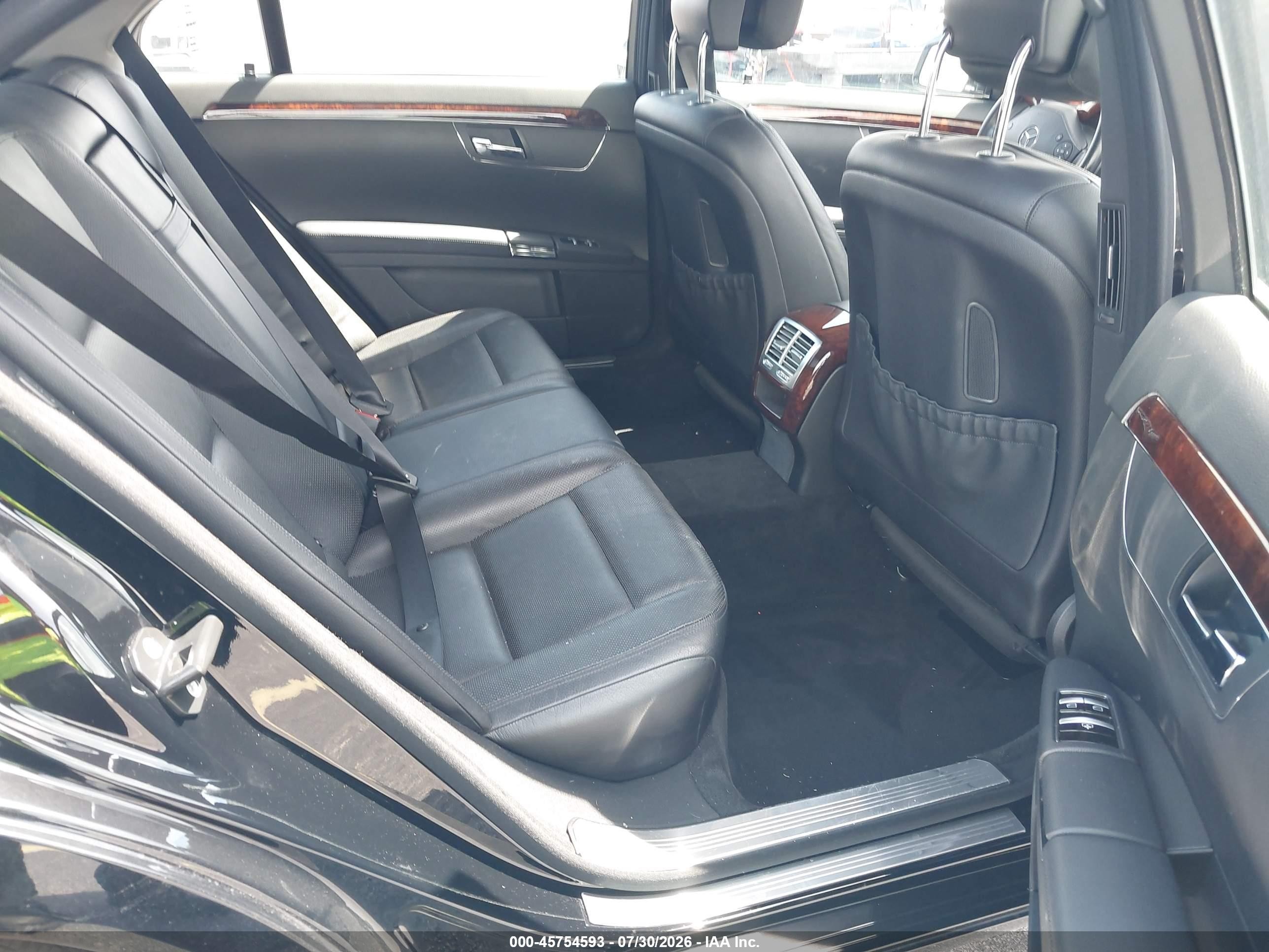 2013 Mercedes-benz S 550   Black vin: WDDNG7DBXDA526079