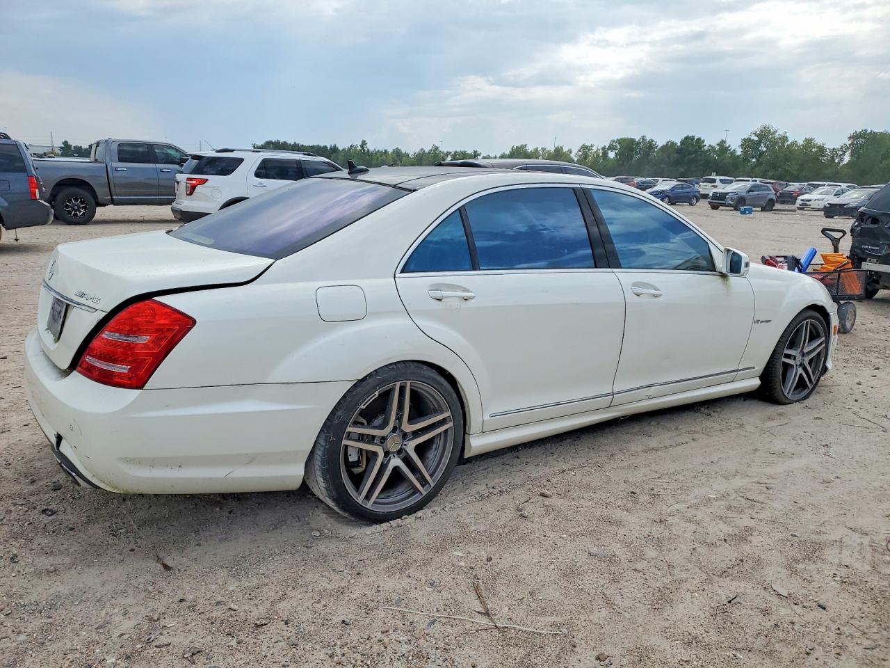 2011 Mercedes-benz S 63 Amg White vin: WDDNG7EB0BA374051