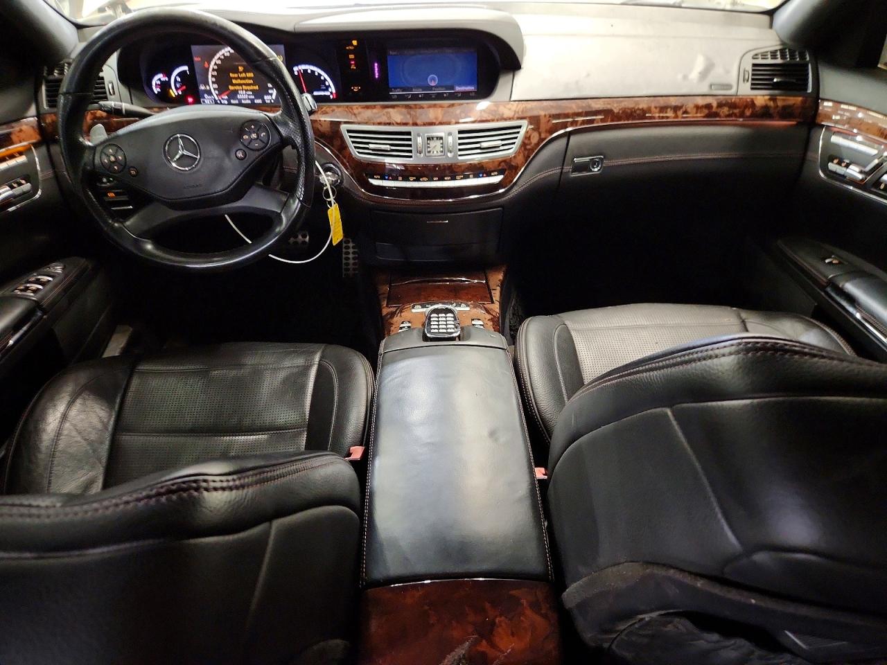 2011 Mercedes-benz S 63 Amg White vin: WDDNG7EB6BA381828
