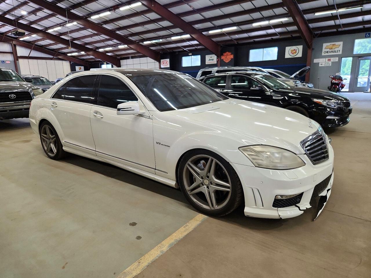 2011 Mercedes-benz S 63 Amg White vin: WDDNG7EB6BA381828