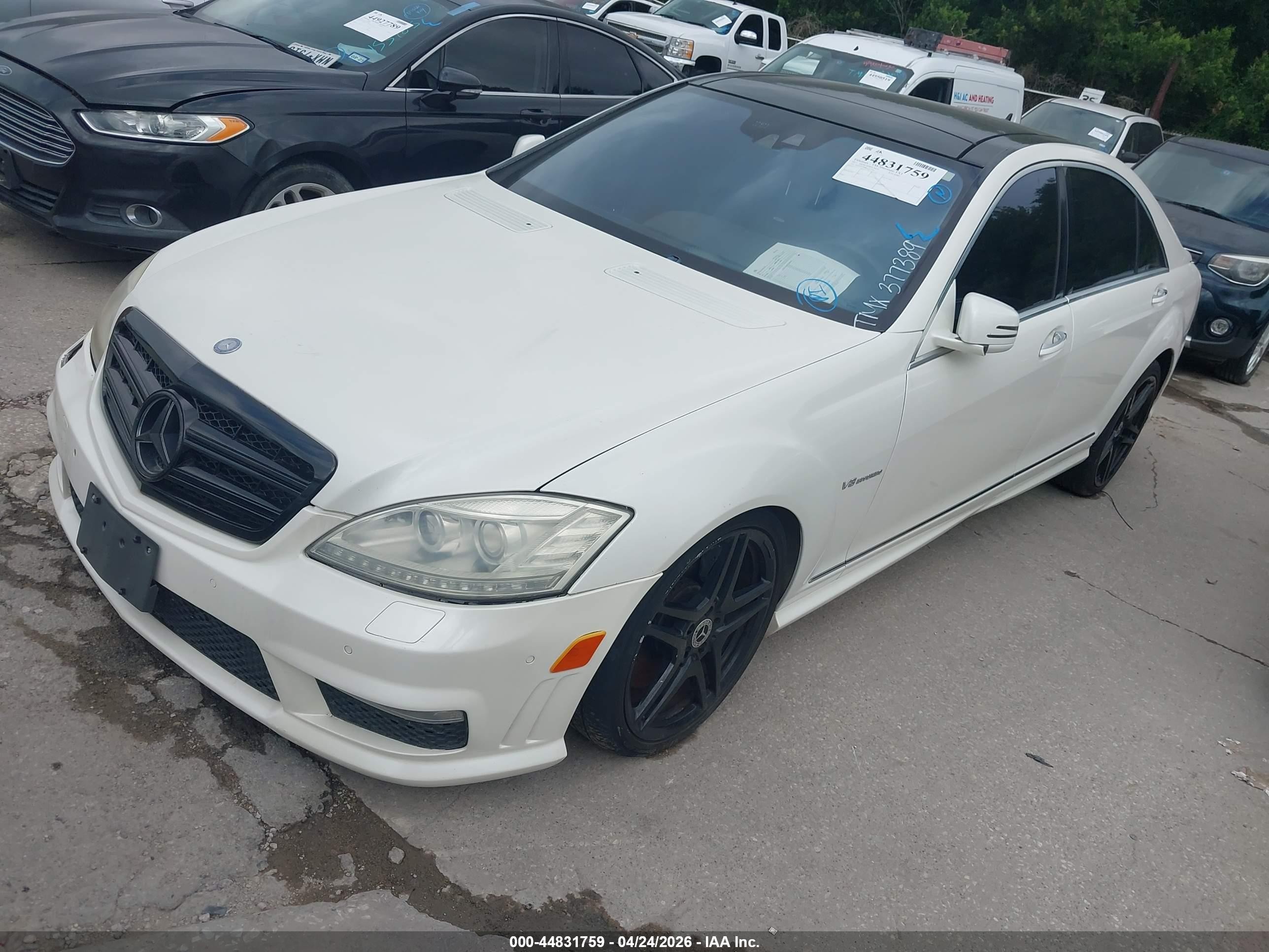 2011 Mercedes-benz S 63 Amg   Белый vin: WDDNG7EB8BA377389