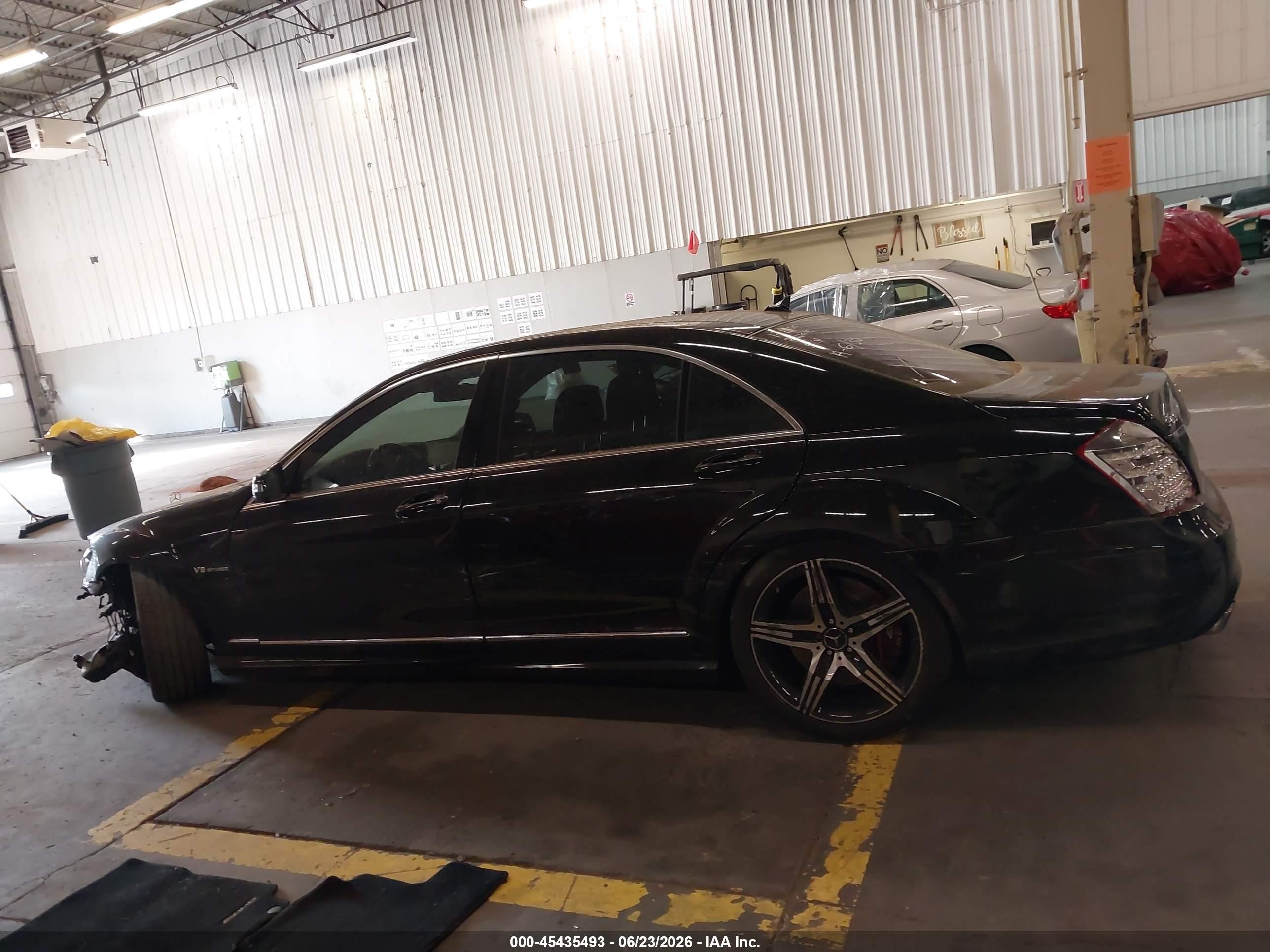 2013 Mercedes-benz S 63 Amg   Черный vin: WDDNG7EB8DA492805