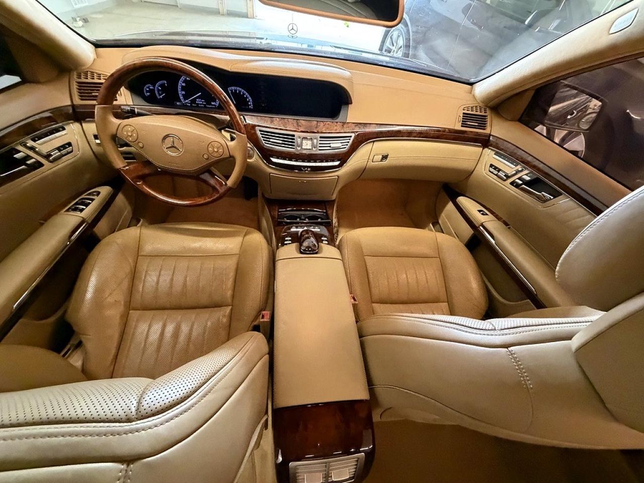 2010 Mercedes-benz S 600 Black vin: WDDNG7GB2AA353780