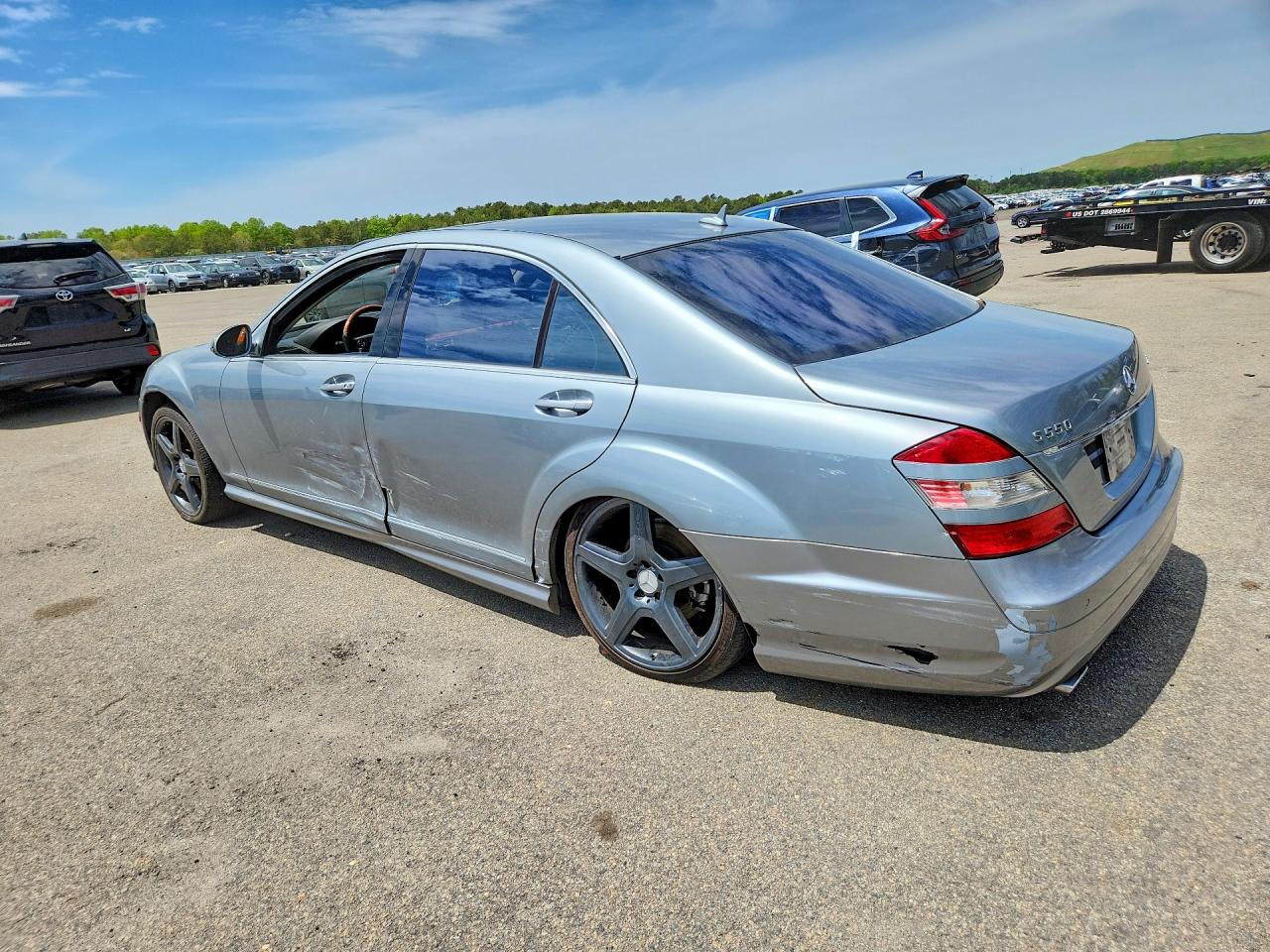 2008 Mercedes-benz S-class S550 Silver vin: WDDNG86X18A157035