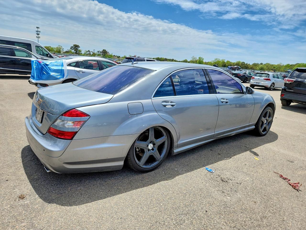 2008 Mercedes-benz S-class S550 Silver vin: WDDNG86X18A157035
