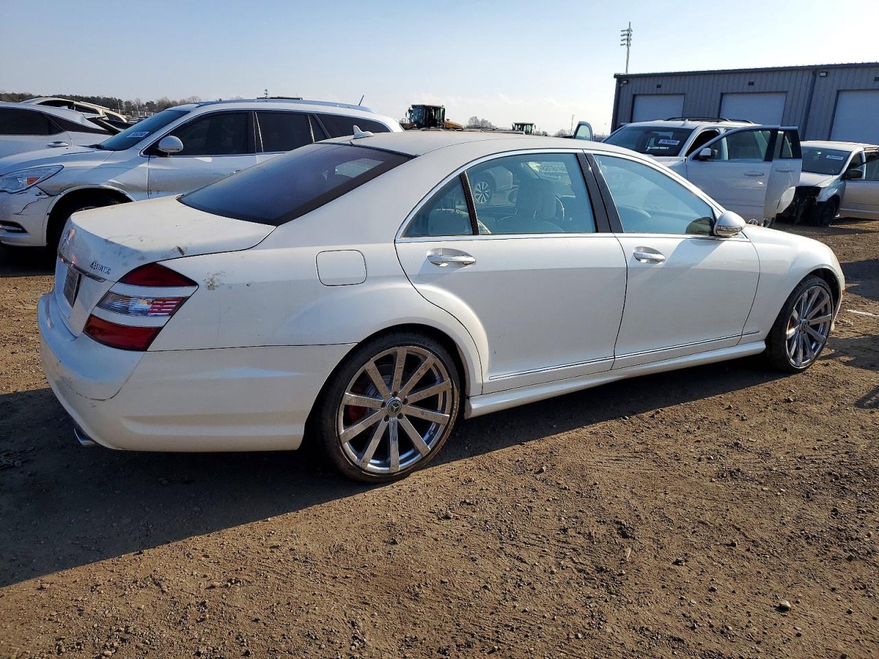 2009 Mercedes-benz S 550 4matic White vin: WDDNG86X19A258190