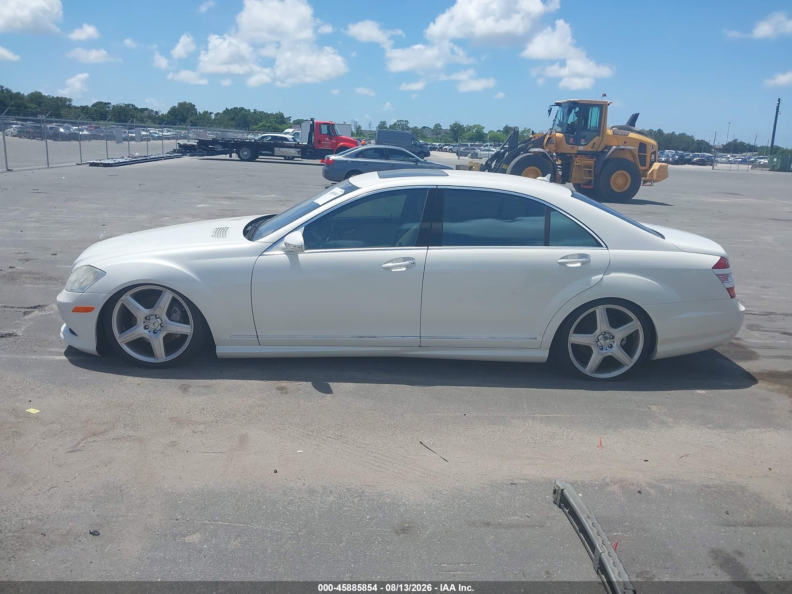 2009 Mercedes-benz S 550 4matic White vin: WDDNG86X19A267617