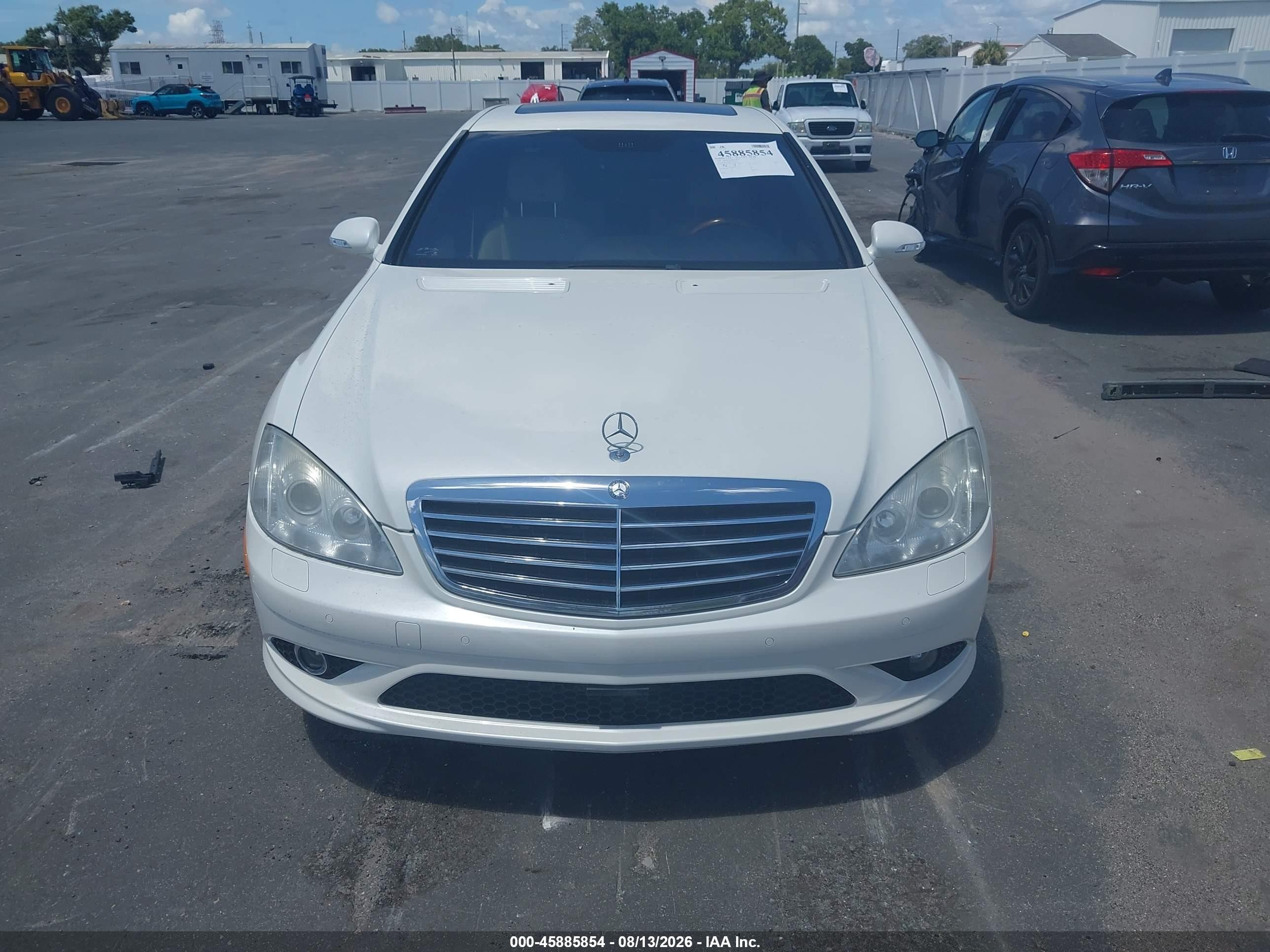 2009 Mercedes-benz S 550 4matic White vin: WDDNG86X19A267617