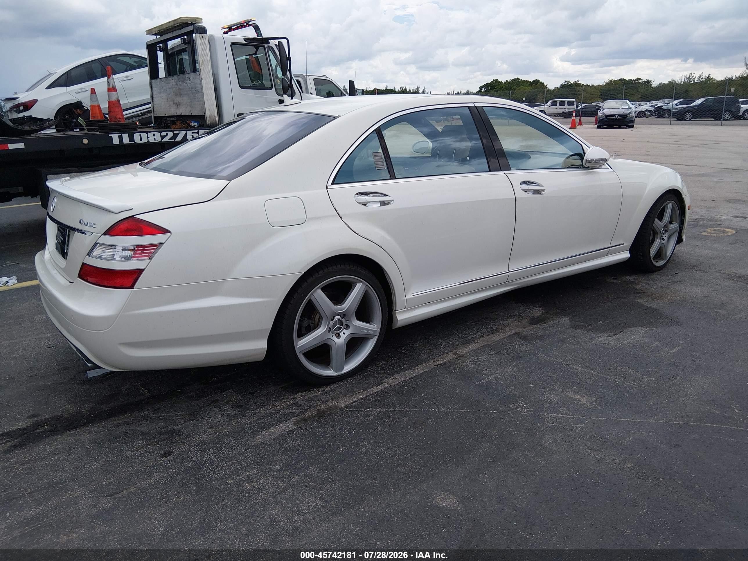 2009 Mercedes-benz S 550 4matic White vin: WDDNG86X19A276494