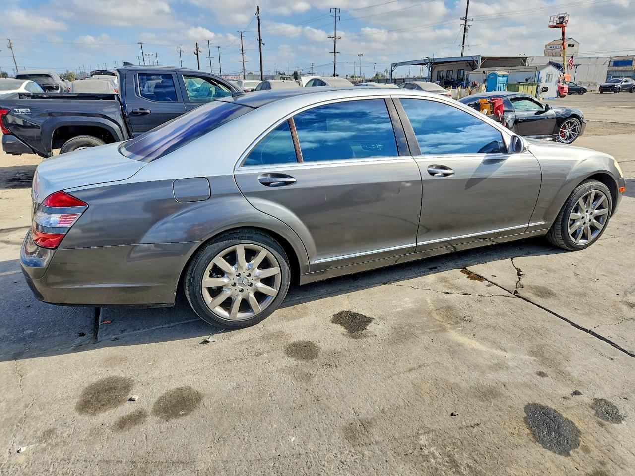2007 Mercedes-benz S 550 4matic Two Tone vin: WDDNG86X27A107873