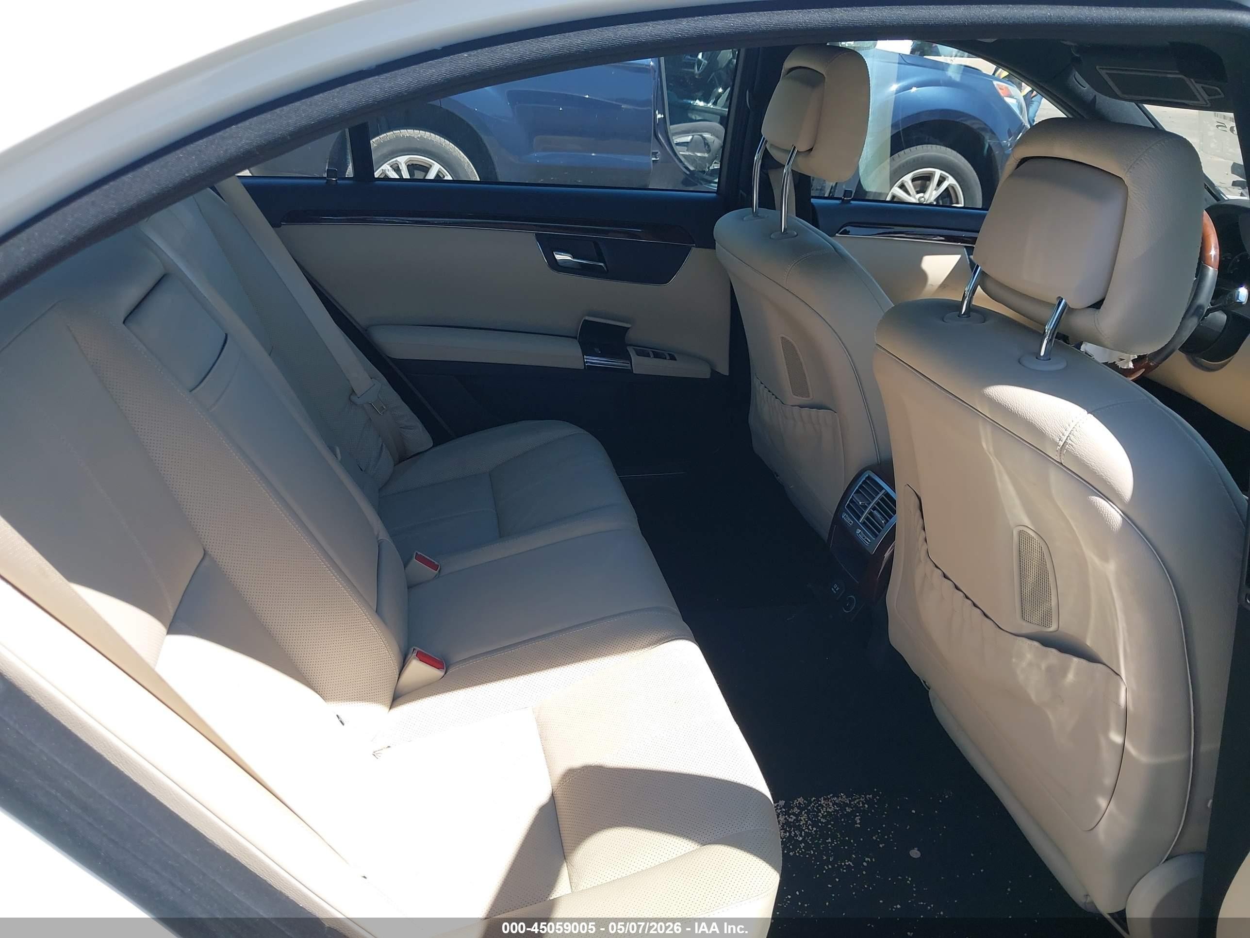 2009 Mercedes-benz S 550 4matic Белый vin: WDDNG86X29A270767
