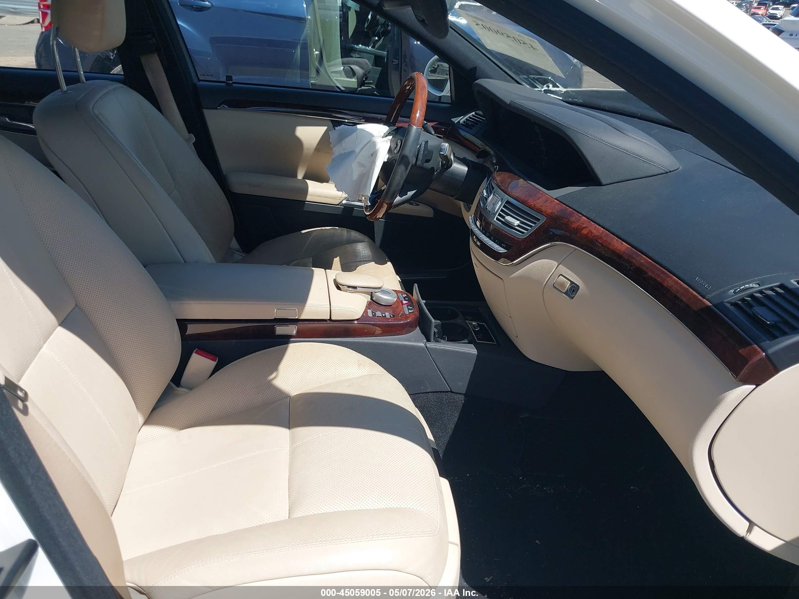 2009 Mercedes-benz S 550 4matic Белый vin: WDDNG86X29A270767