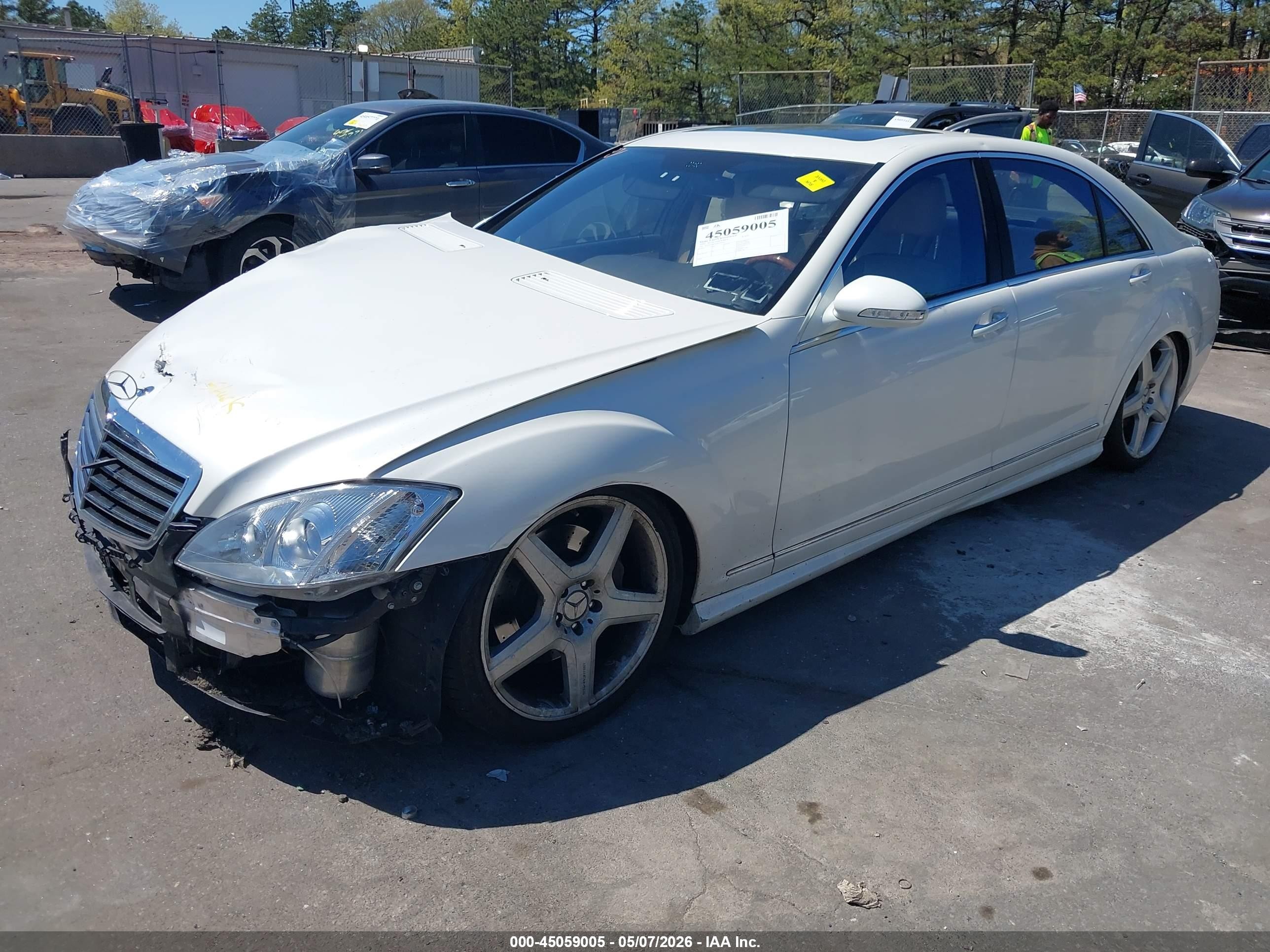 2009 Mercedes-benz S 550 4matic Белый vin: WDDNG86X29A270767